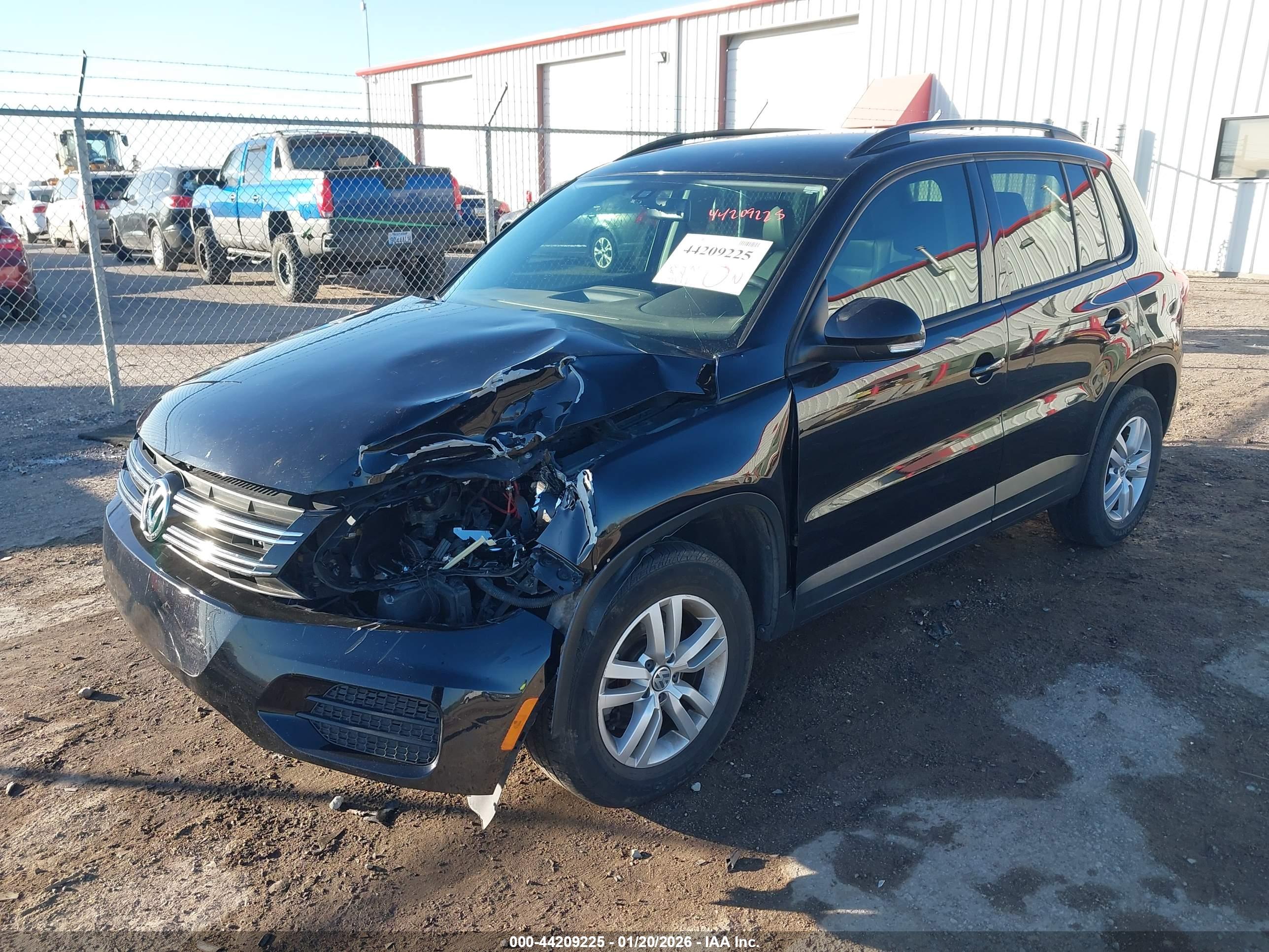 VOLKSWAGEN TIGUAN image 2