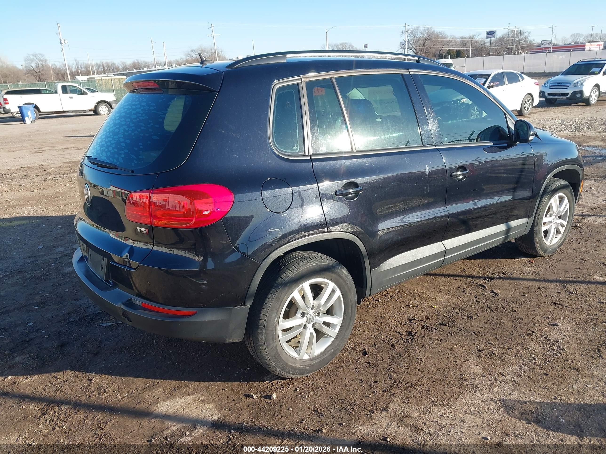 VOLKSWAGEN TIGUAN image 4