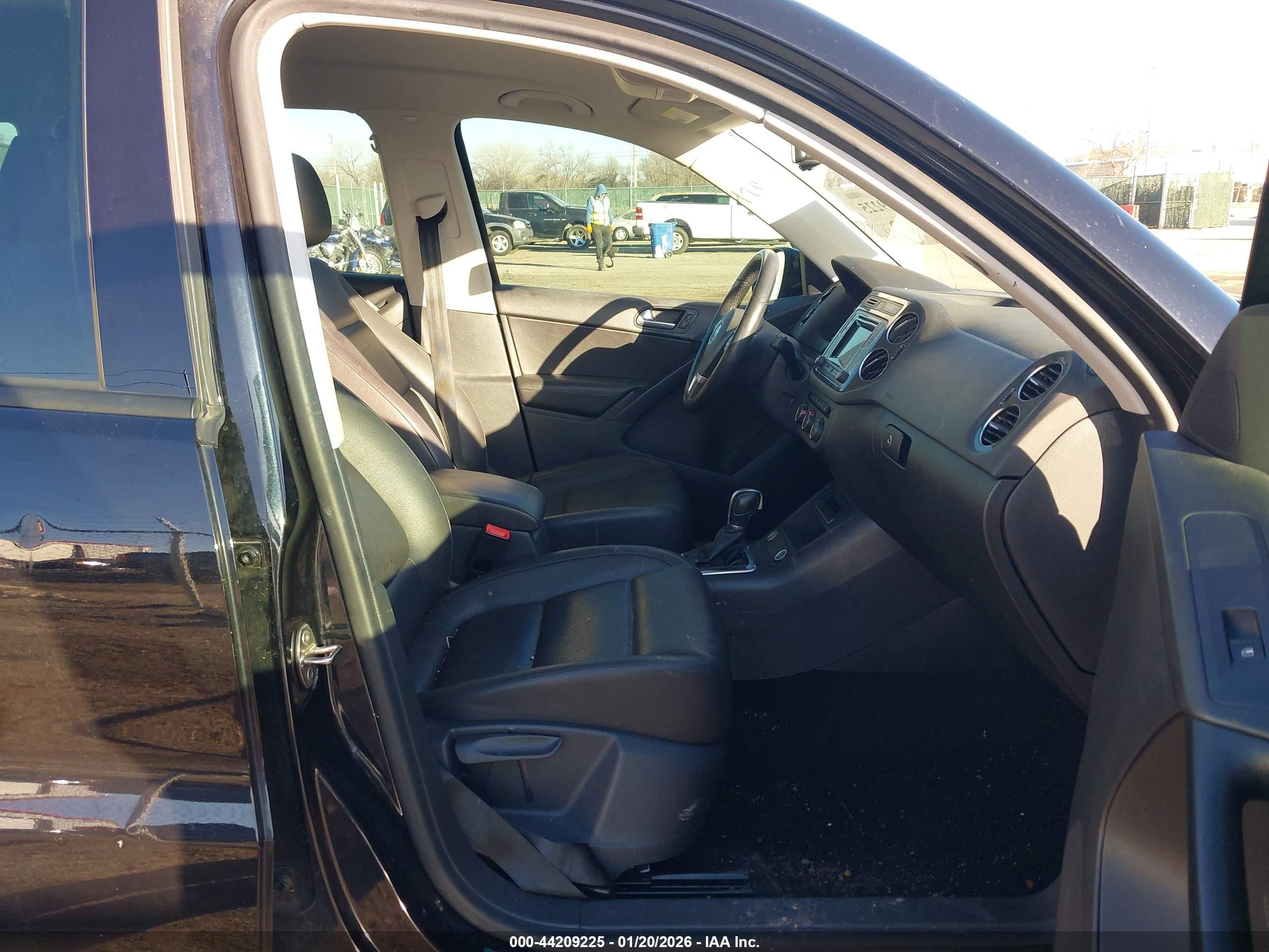VOLKSWAGEN TIGUAN image 5