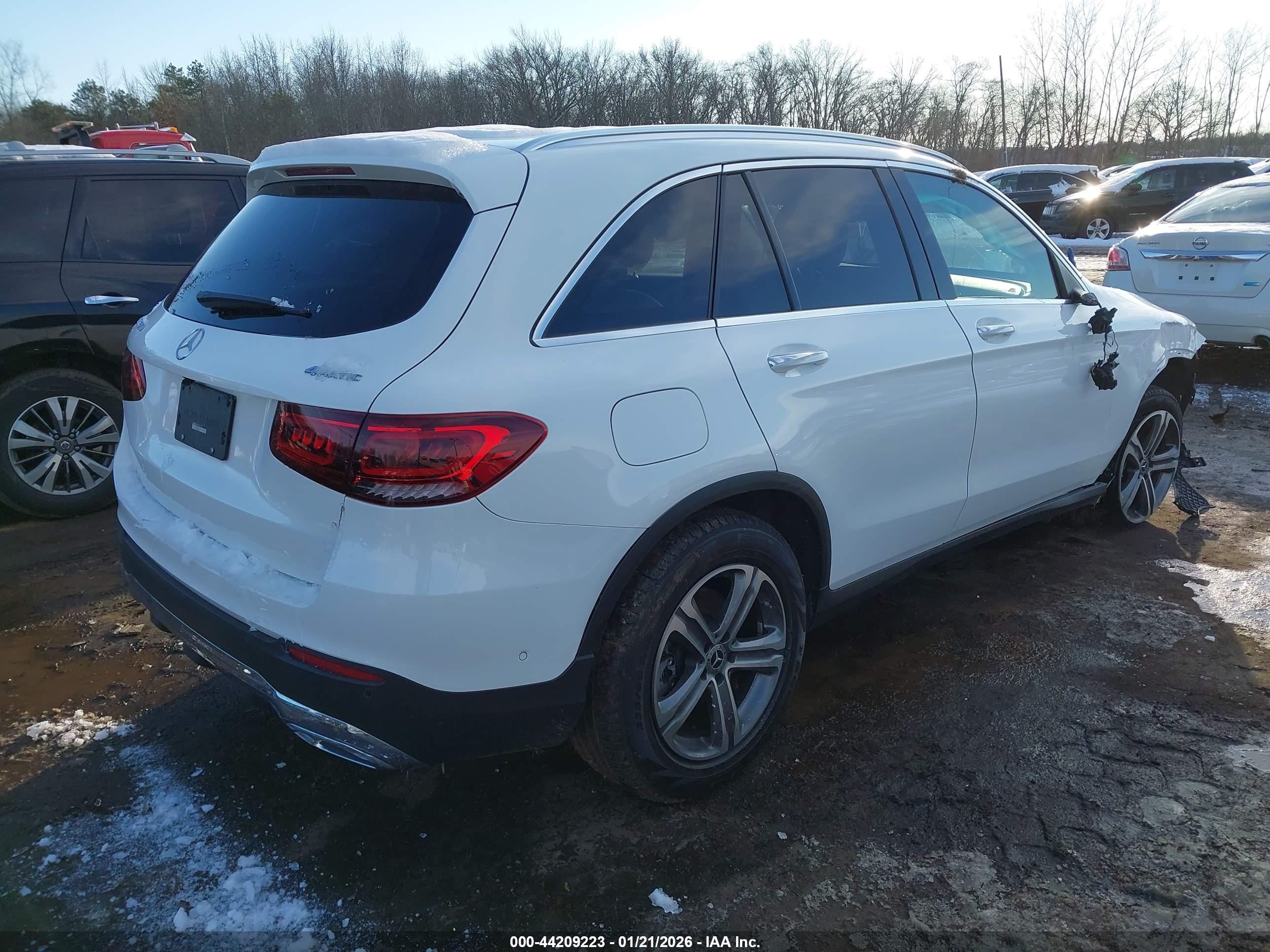 MERCEDES-BENZ GLC image 4