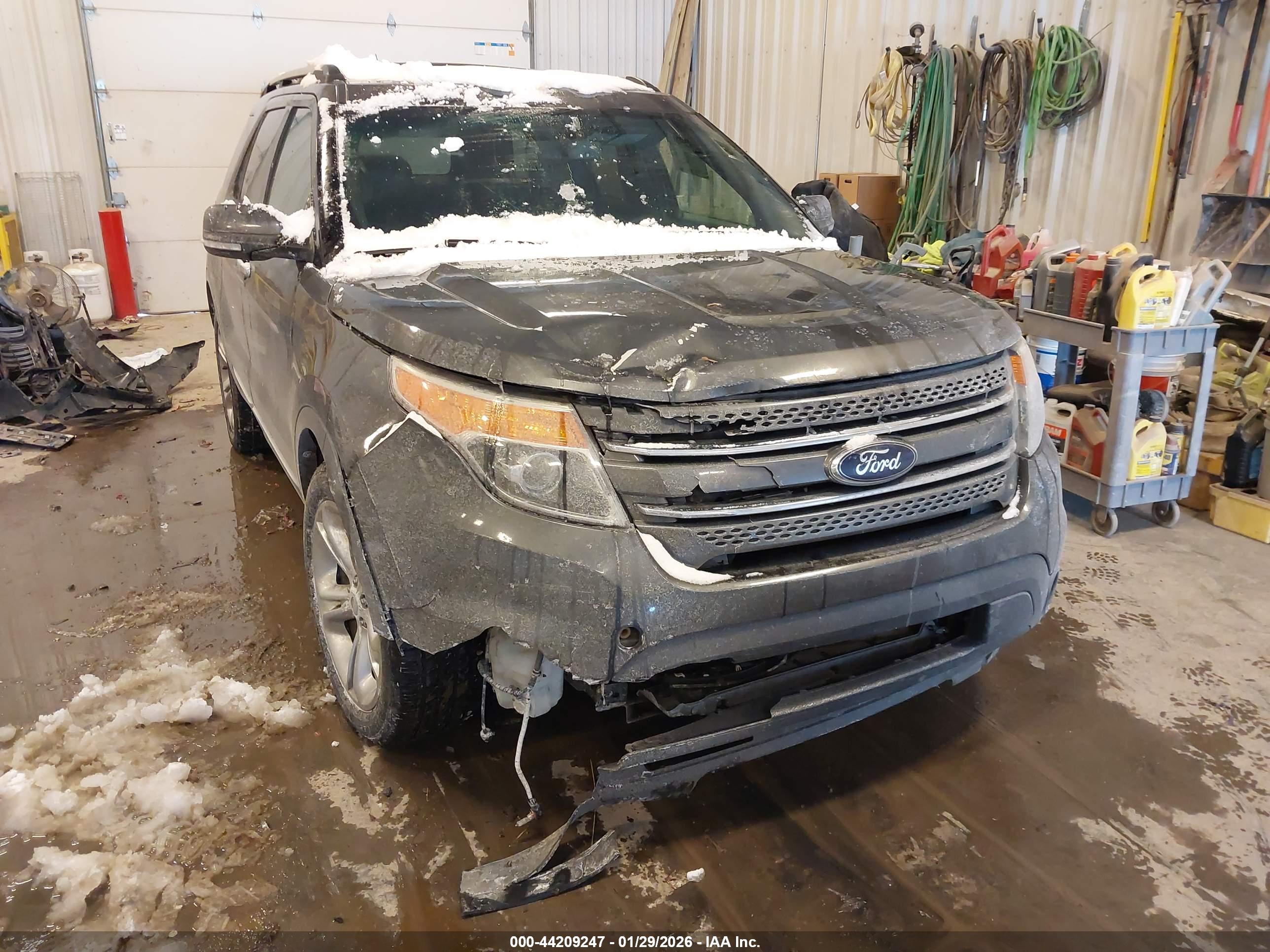 FORD EXPLORER image 6