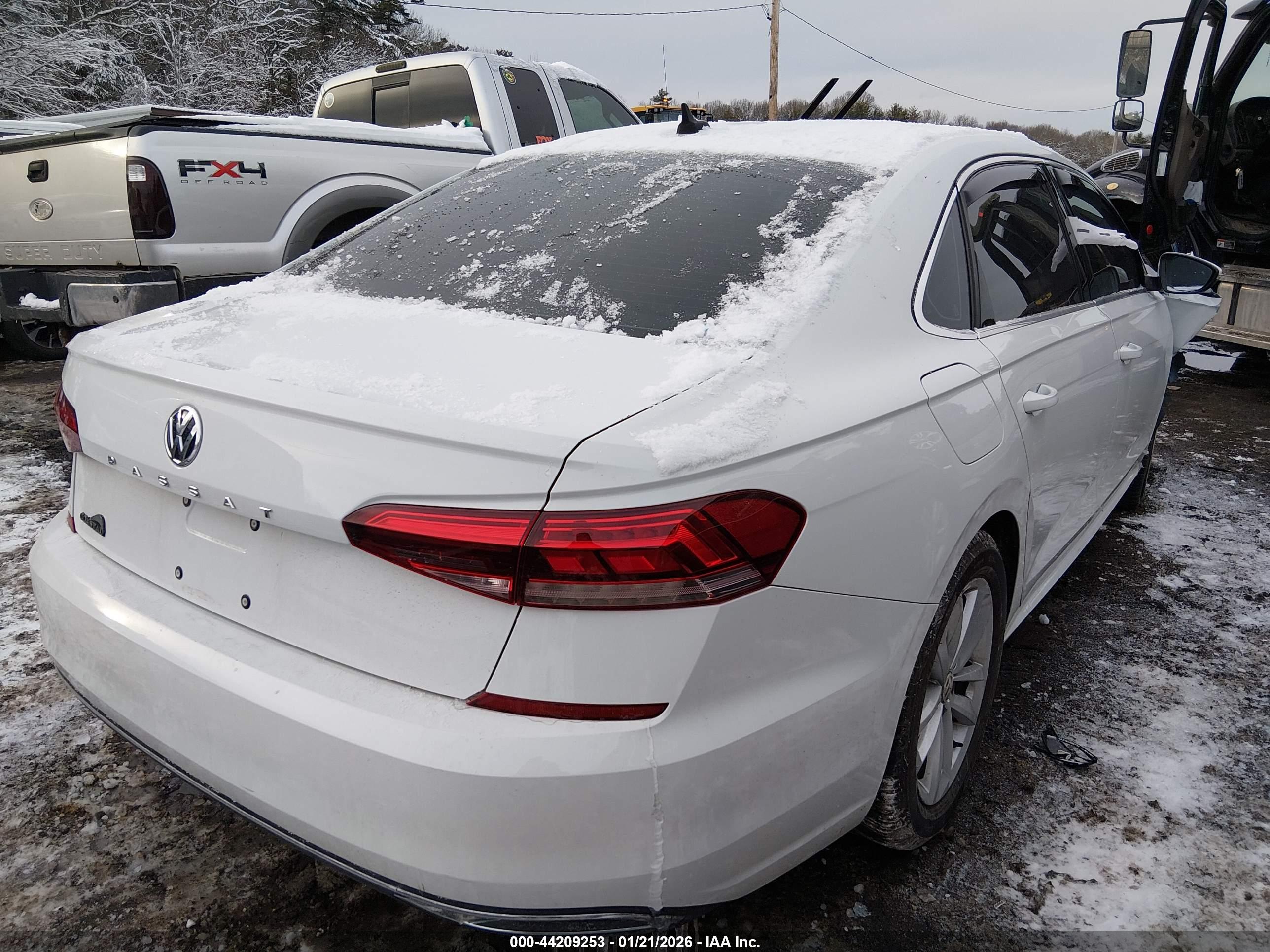 VOLKSWAGEN PASSAT image 4