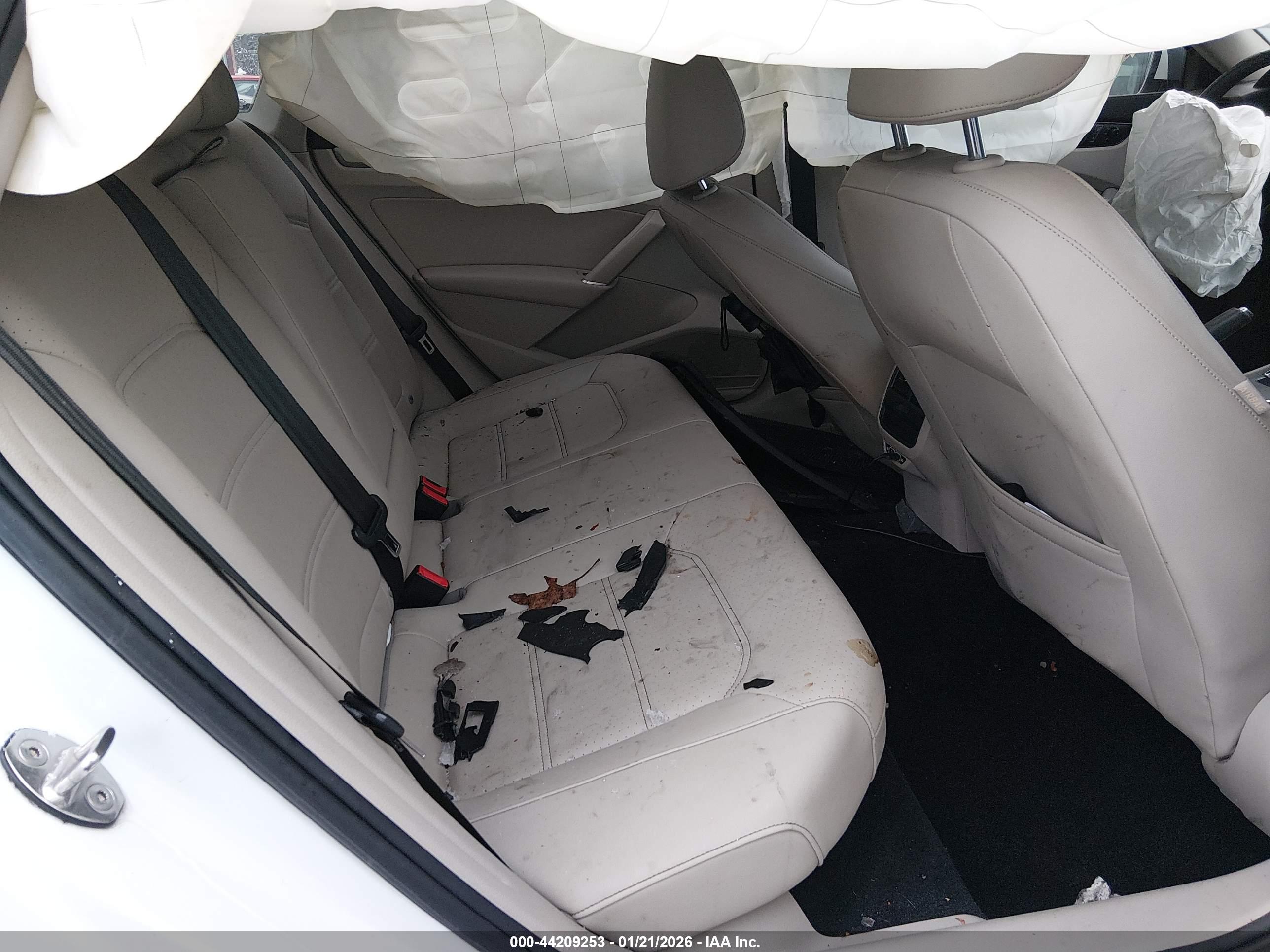 VOLKSWAGEN PASSAT image 8