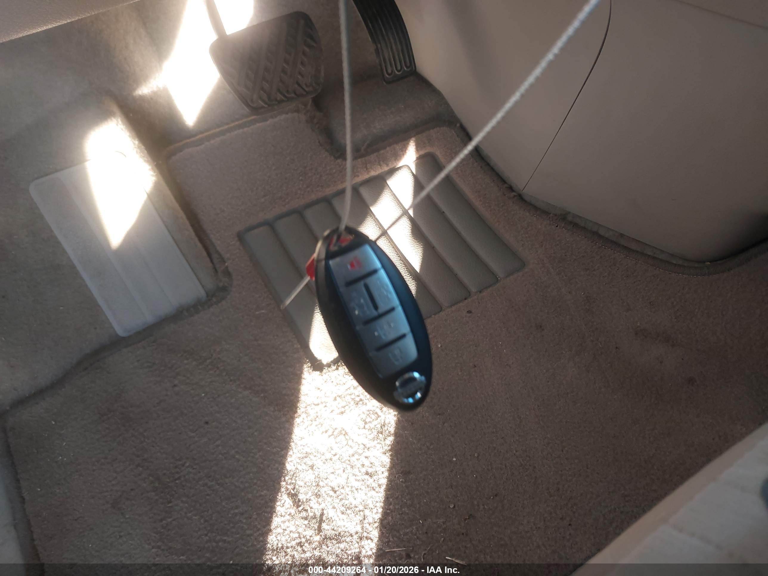 NISSAN QUEST image 11
