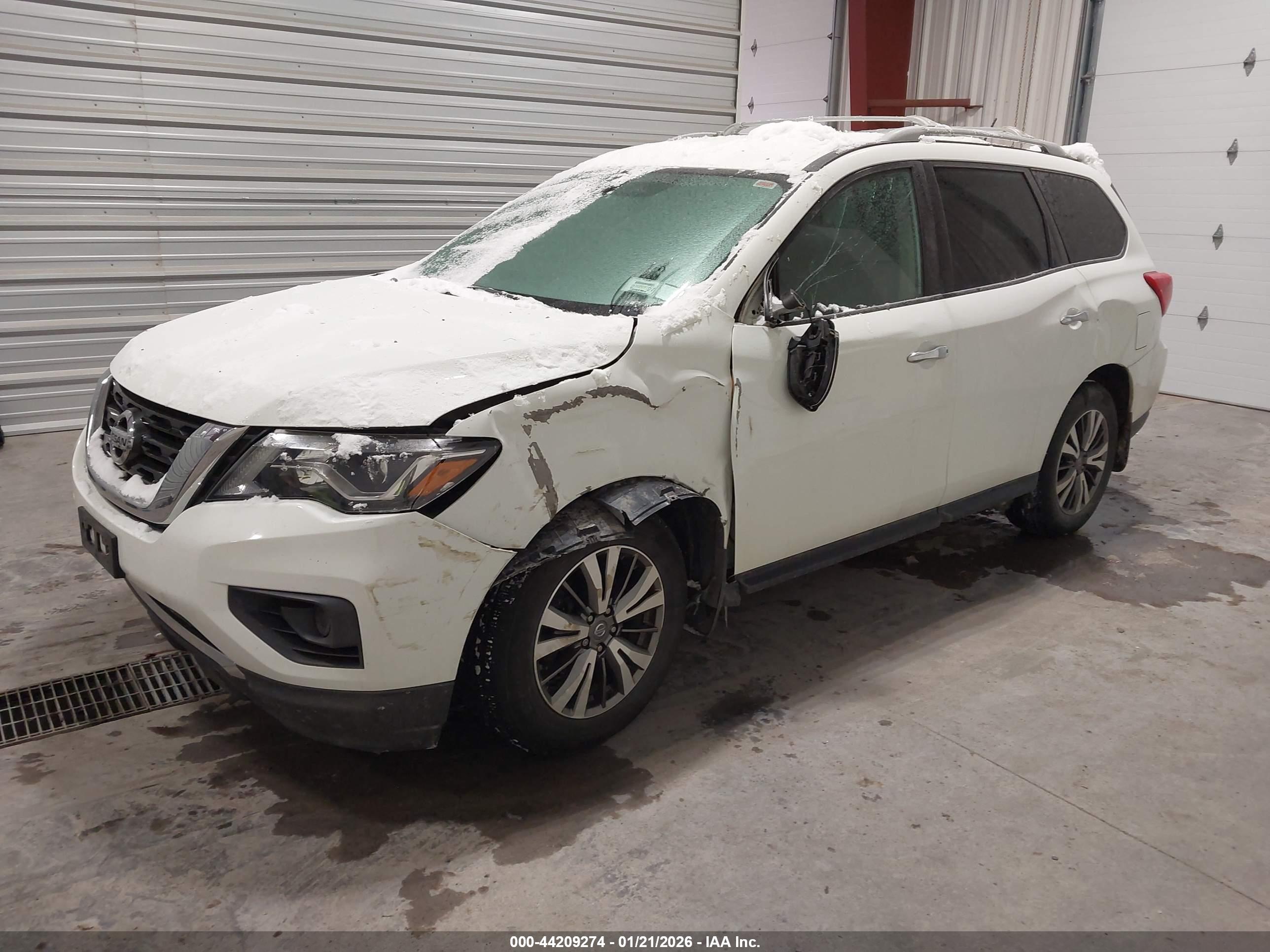 NISSAN PATHFINDER image 2