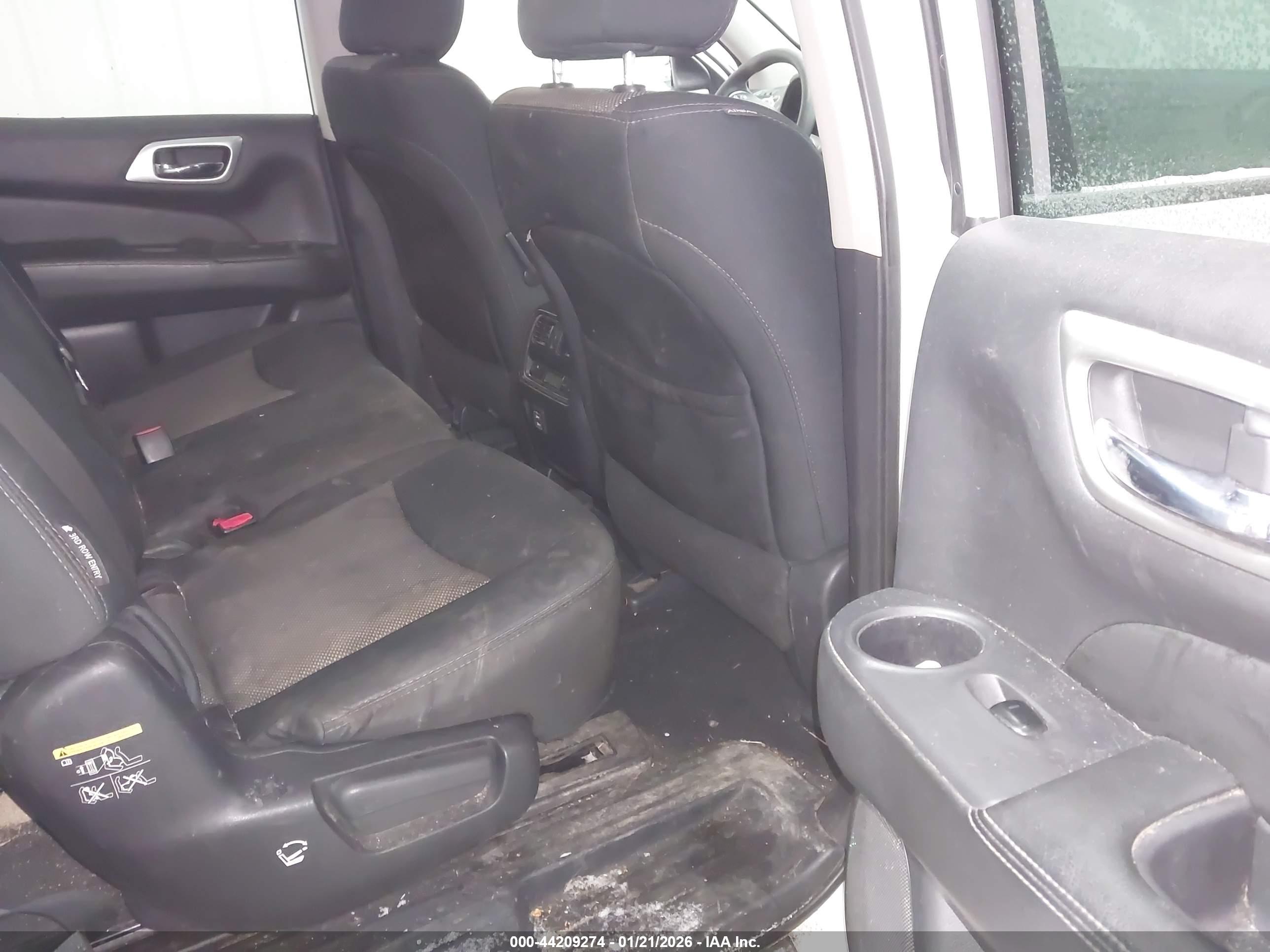 NISSAN PATHFINDER image 8