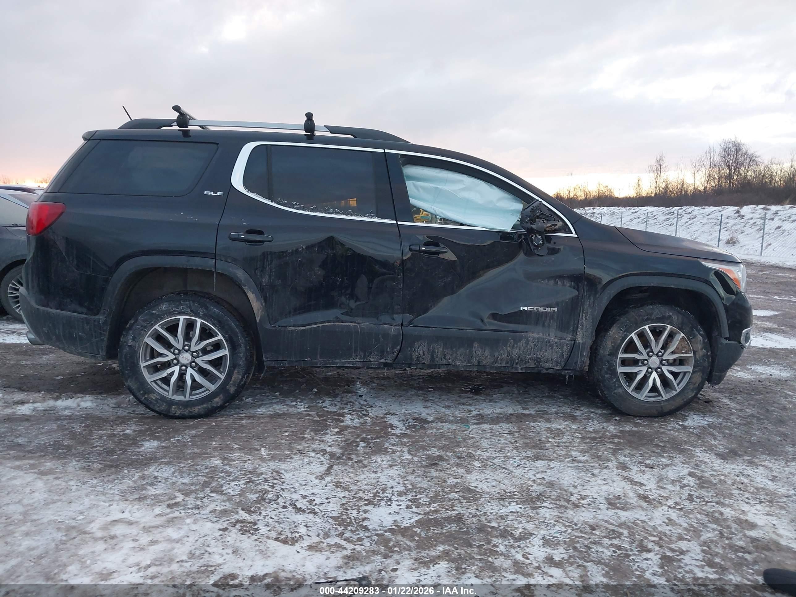 GMC ACADIA image 6