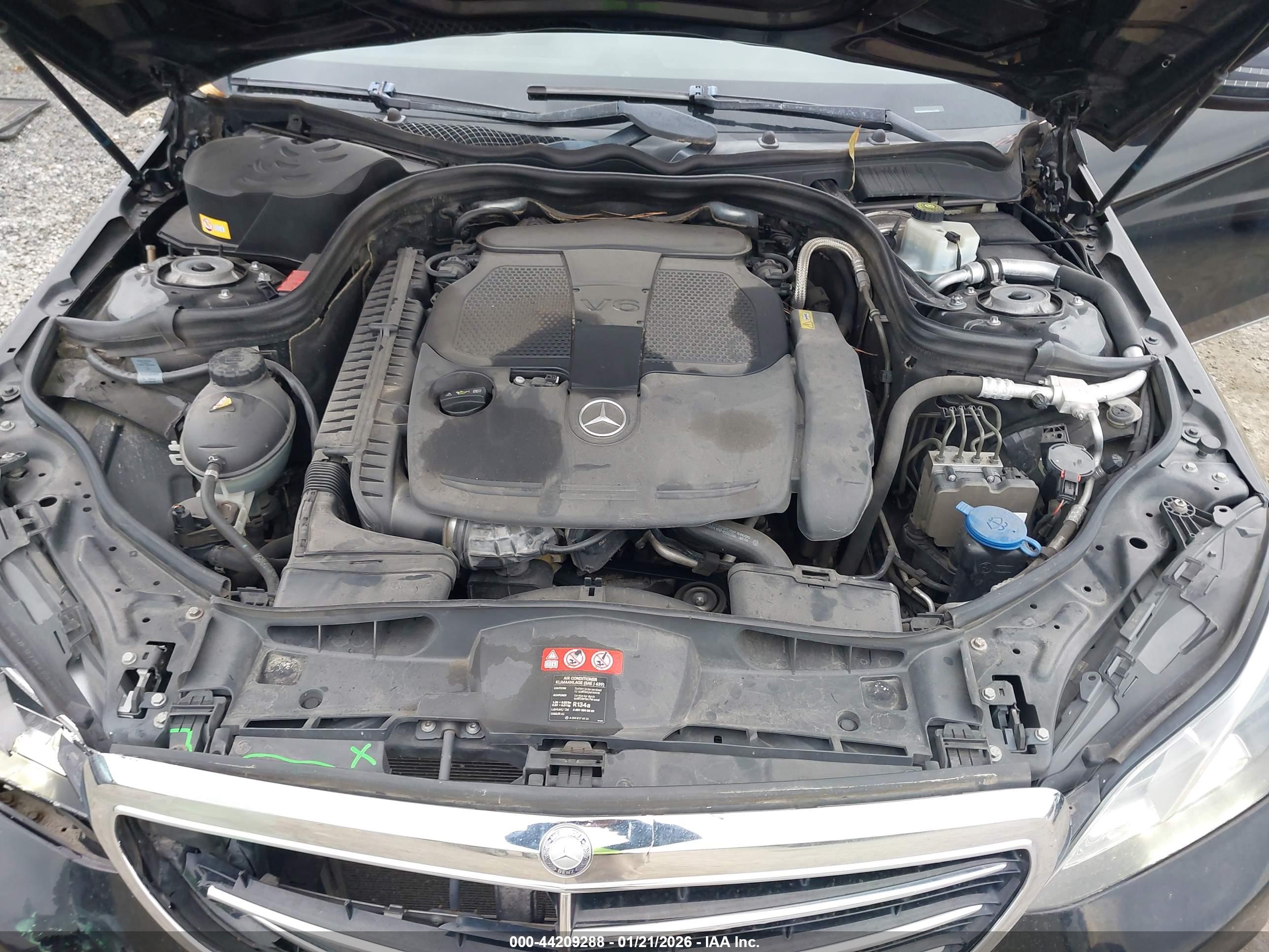 MERCEDES-BENZ E image 10