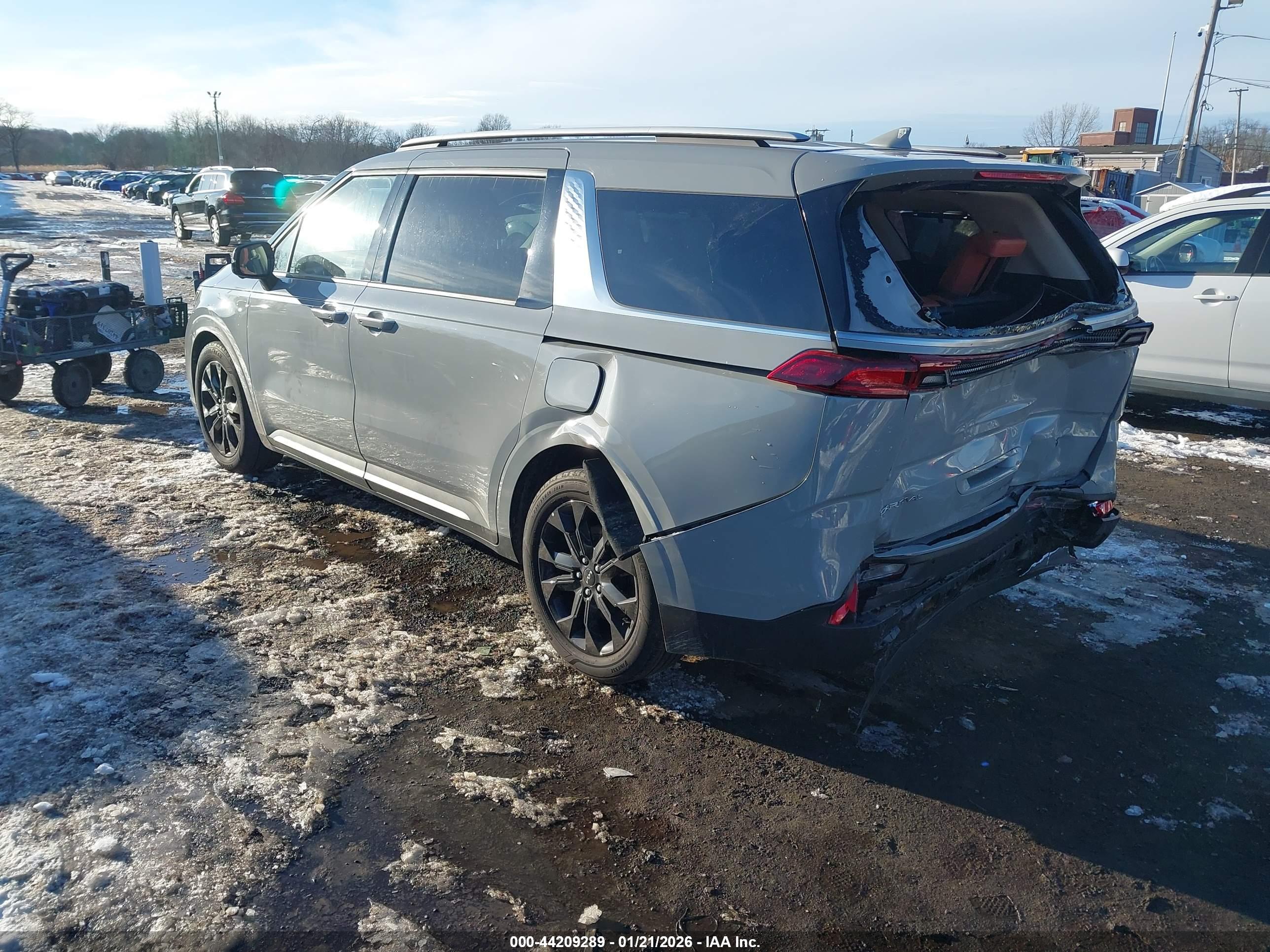 KIA CARNIVAL image 3