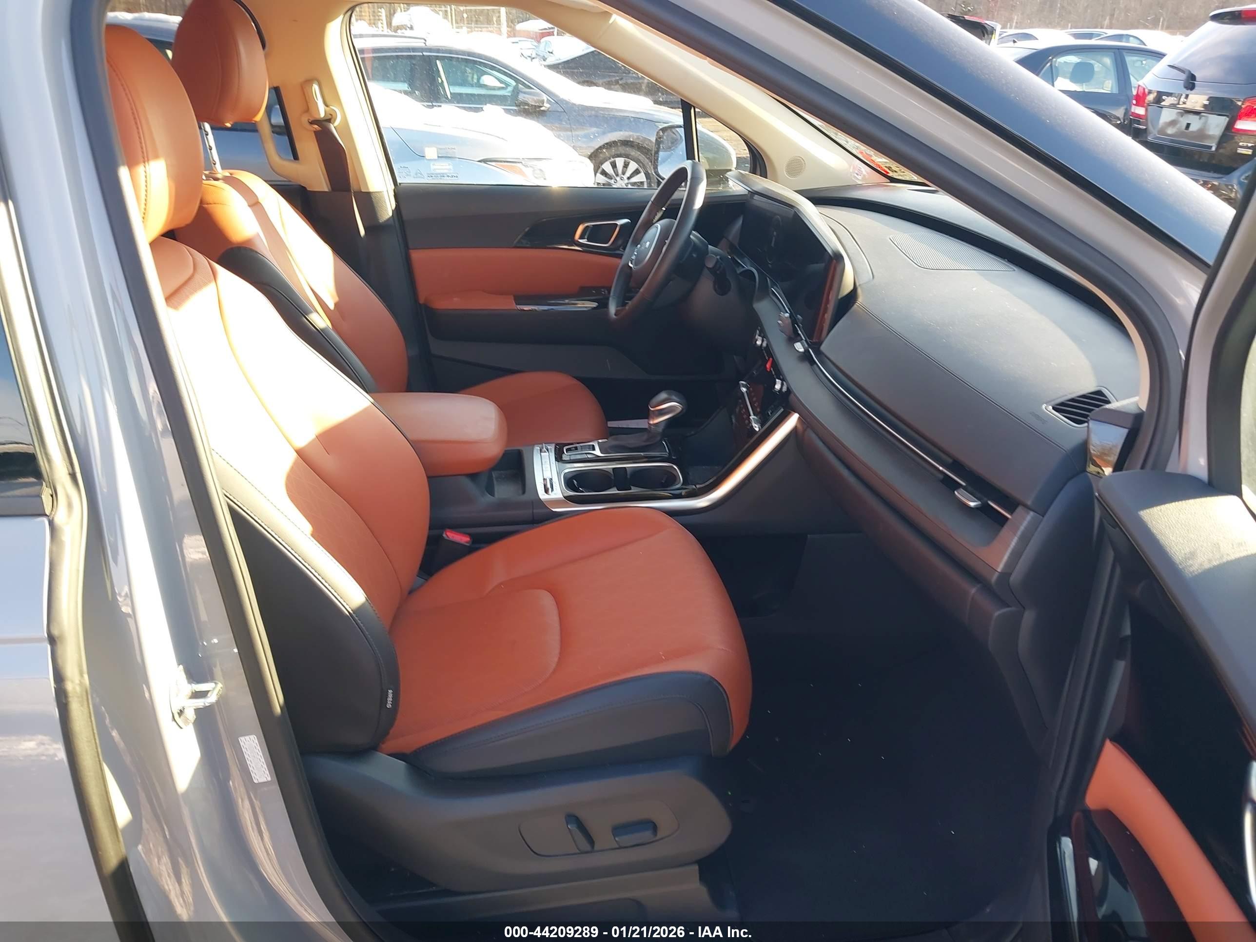 KIA CARNIVAL image 5