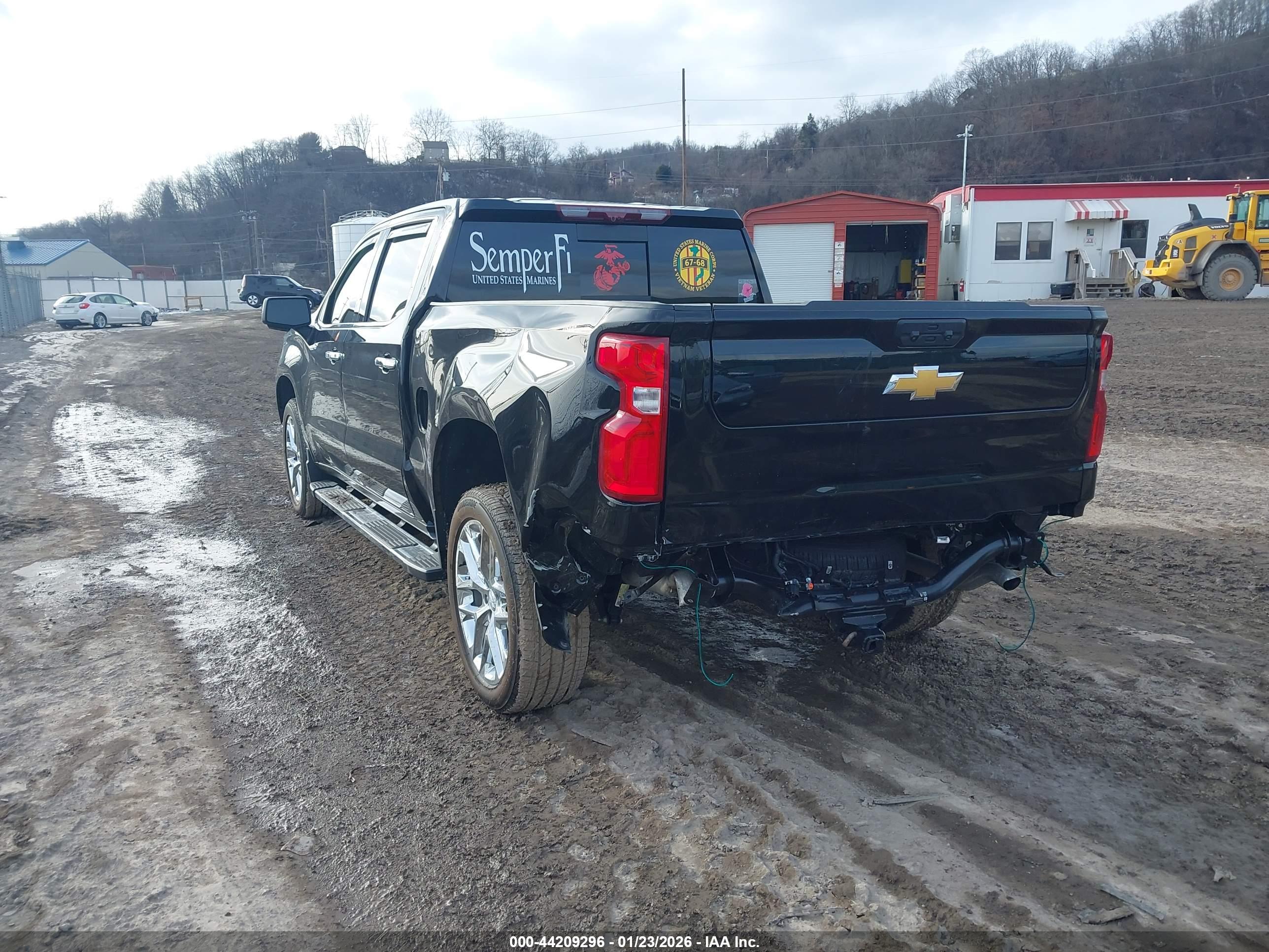 CHEVROLET SILVERADO image 3