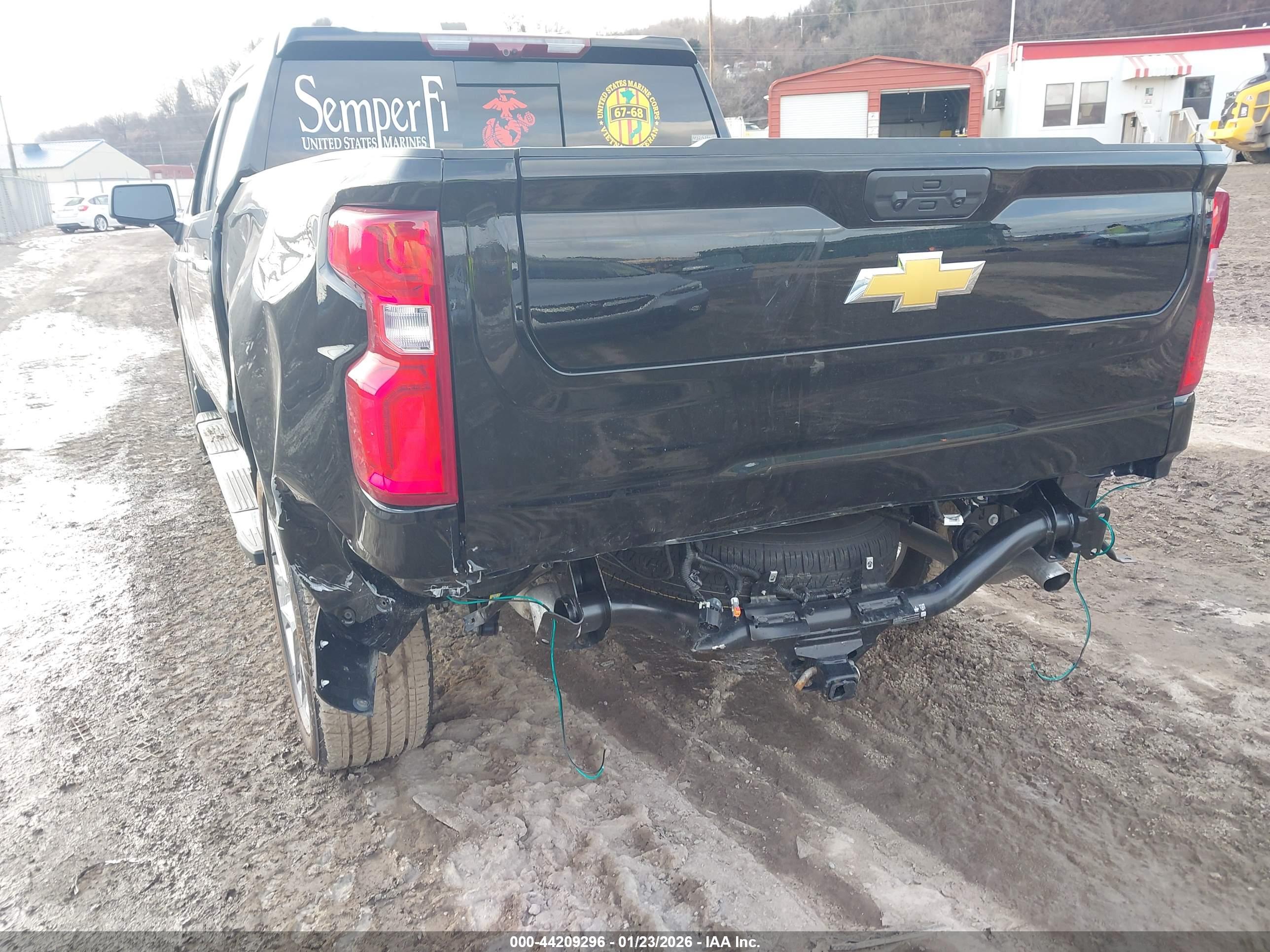CHEVROLET SILVERADO image 6