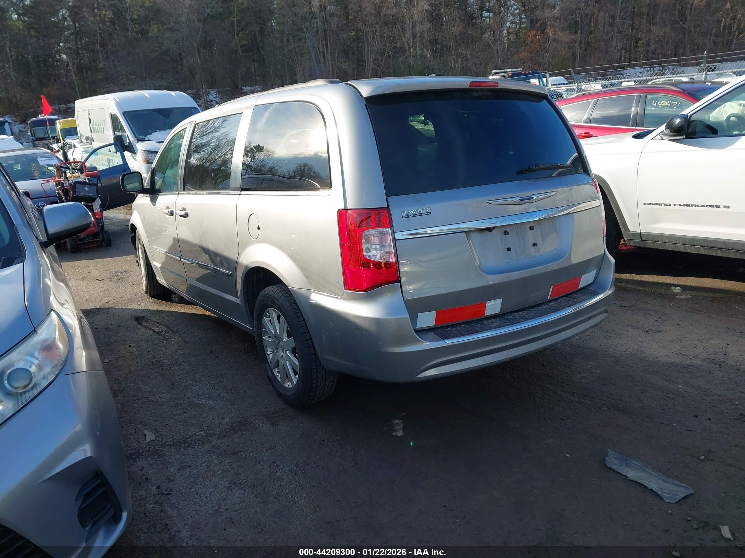 CHRYSLER TOWN image 3