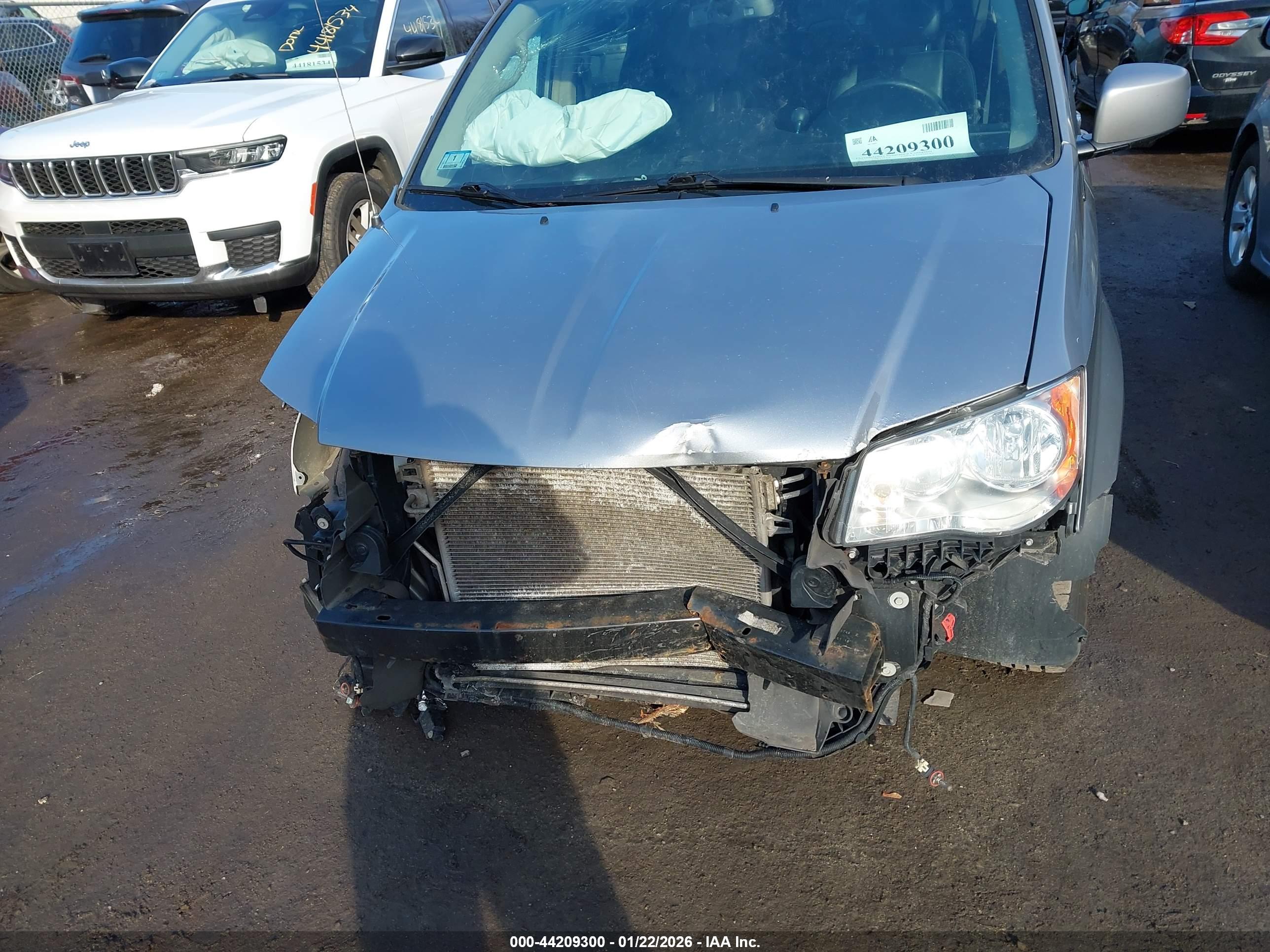 CHRYSLER TOWN image 6