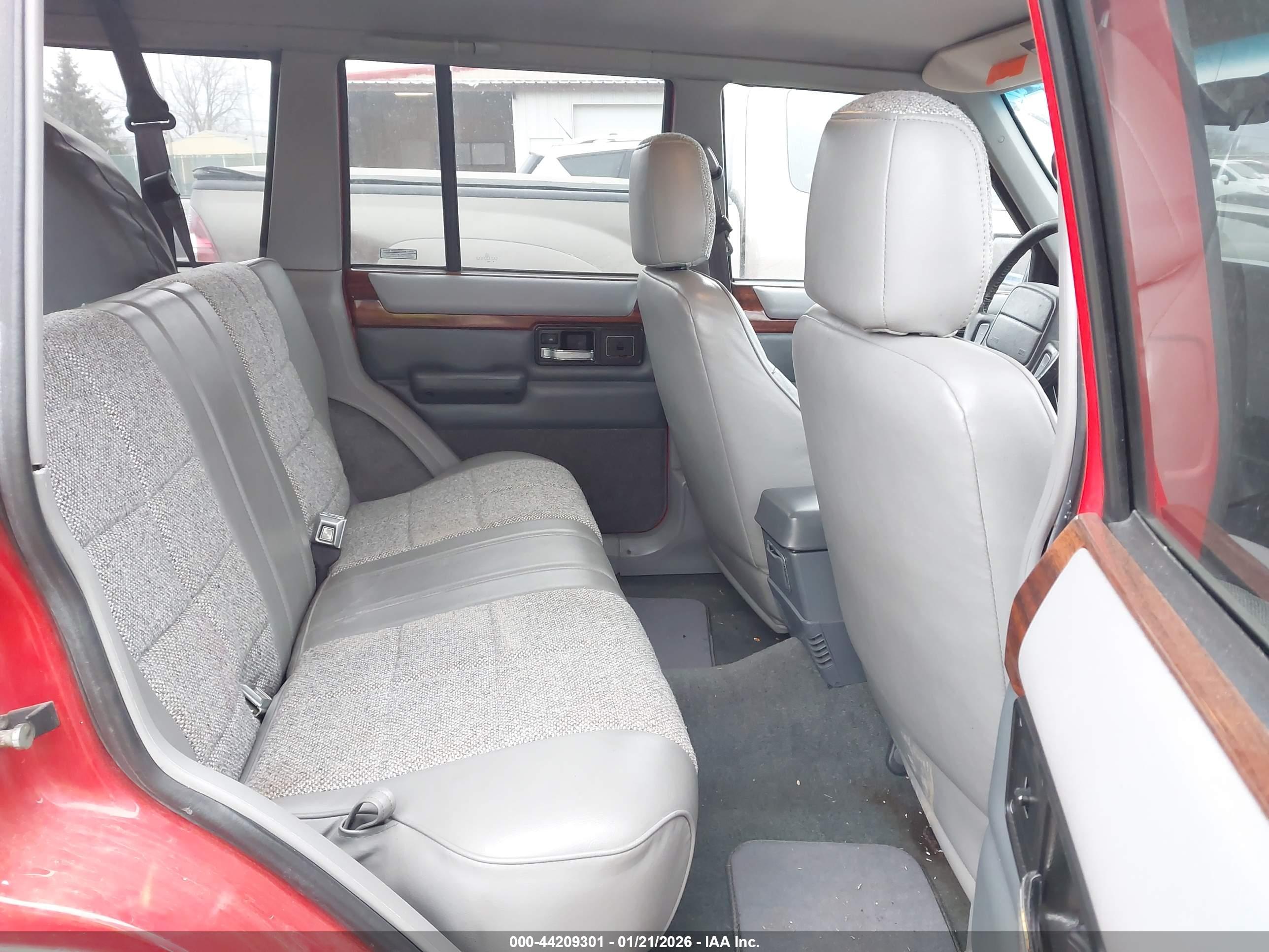 JEEP CHEROKEE image 8