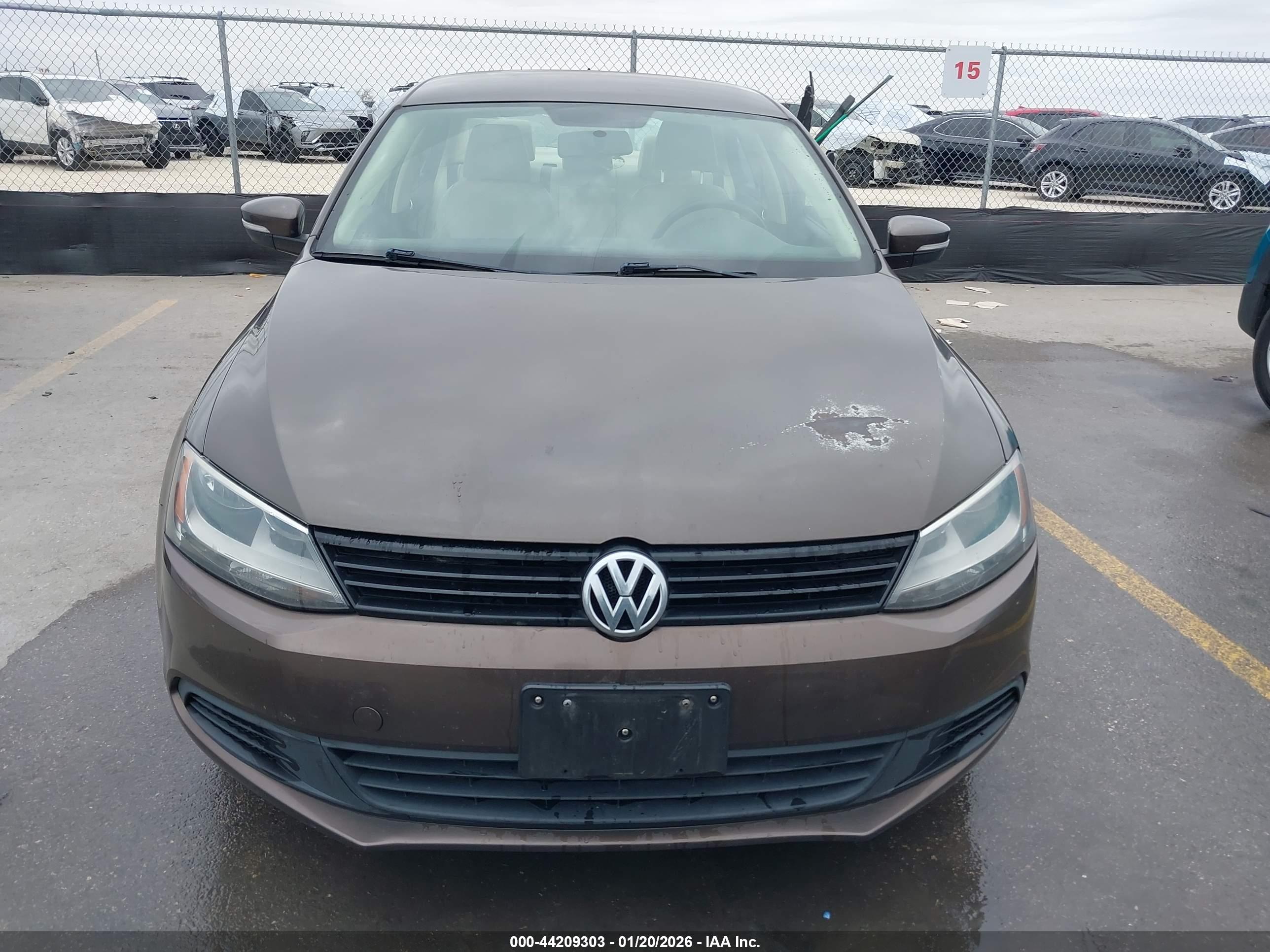VOLKSWAGEN JETTA image 6