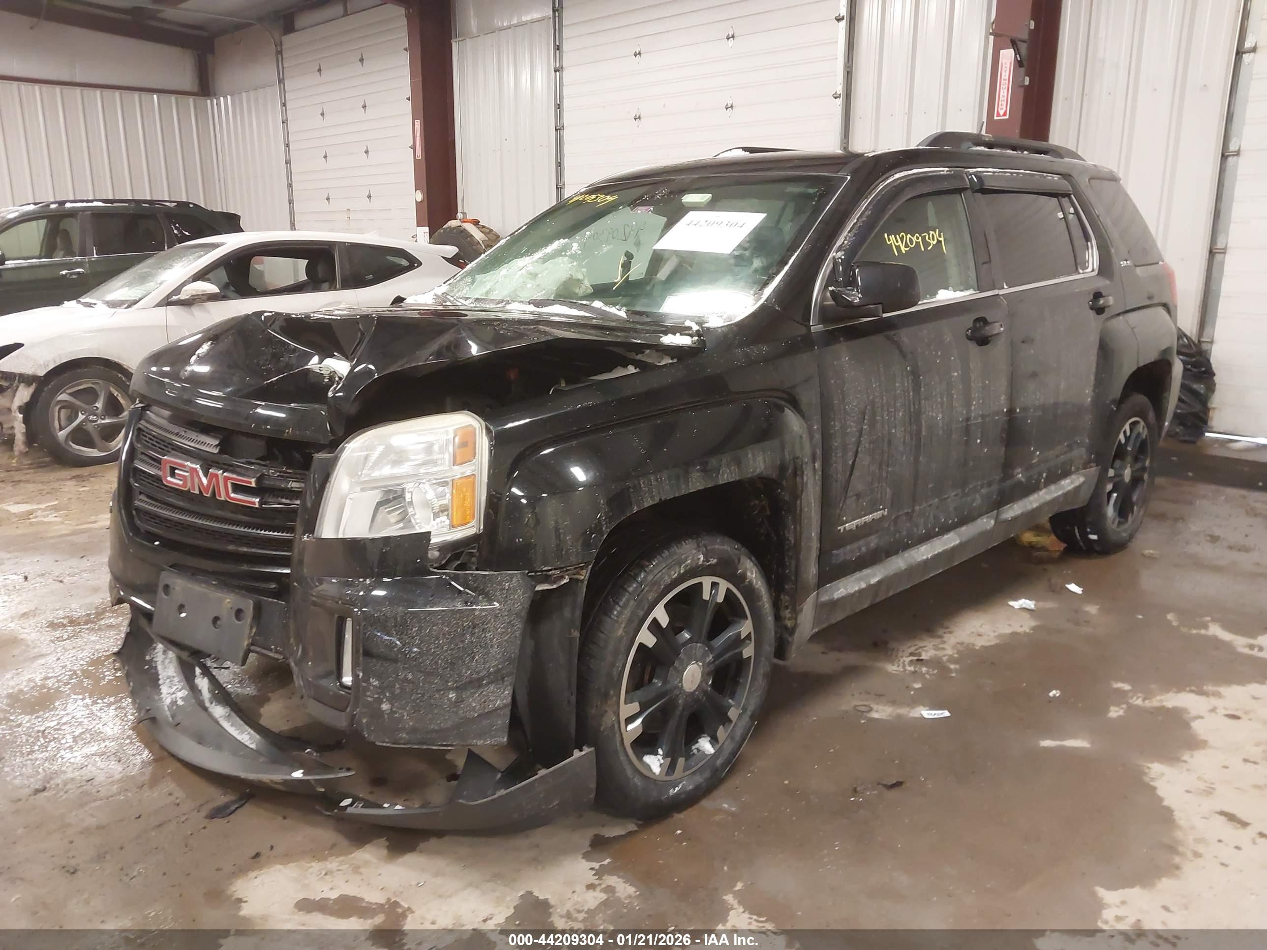 GMC TERRAIN image 2