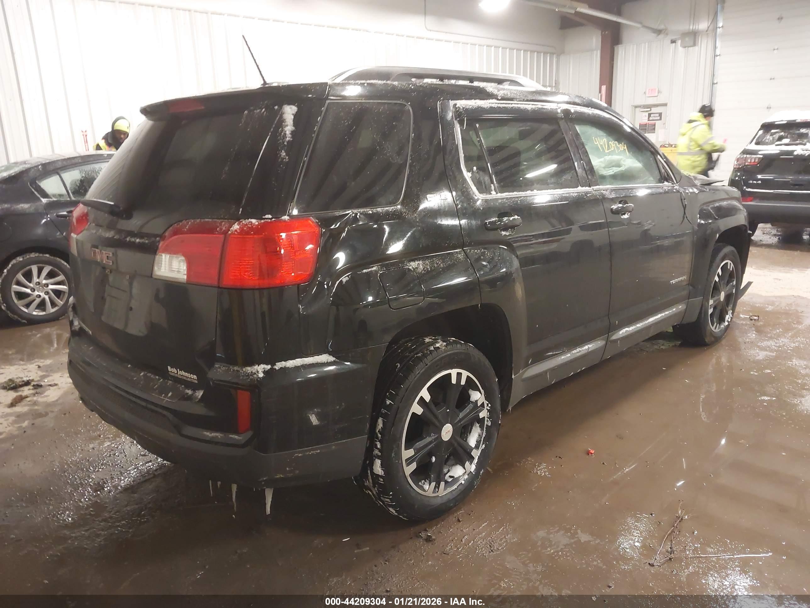 GMC TERRAIN image 4