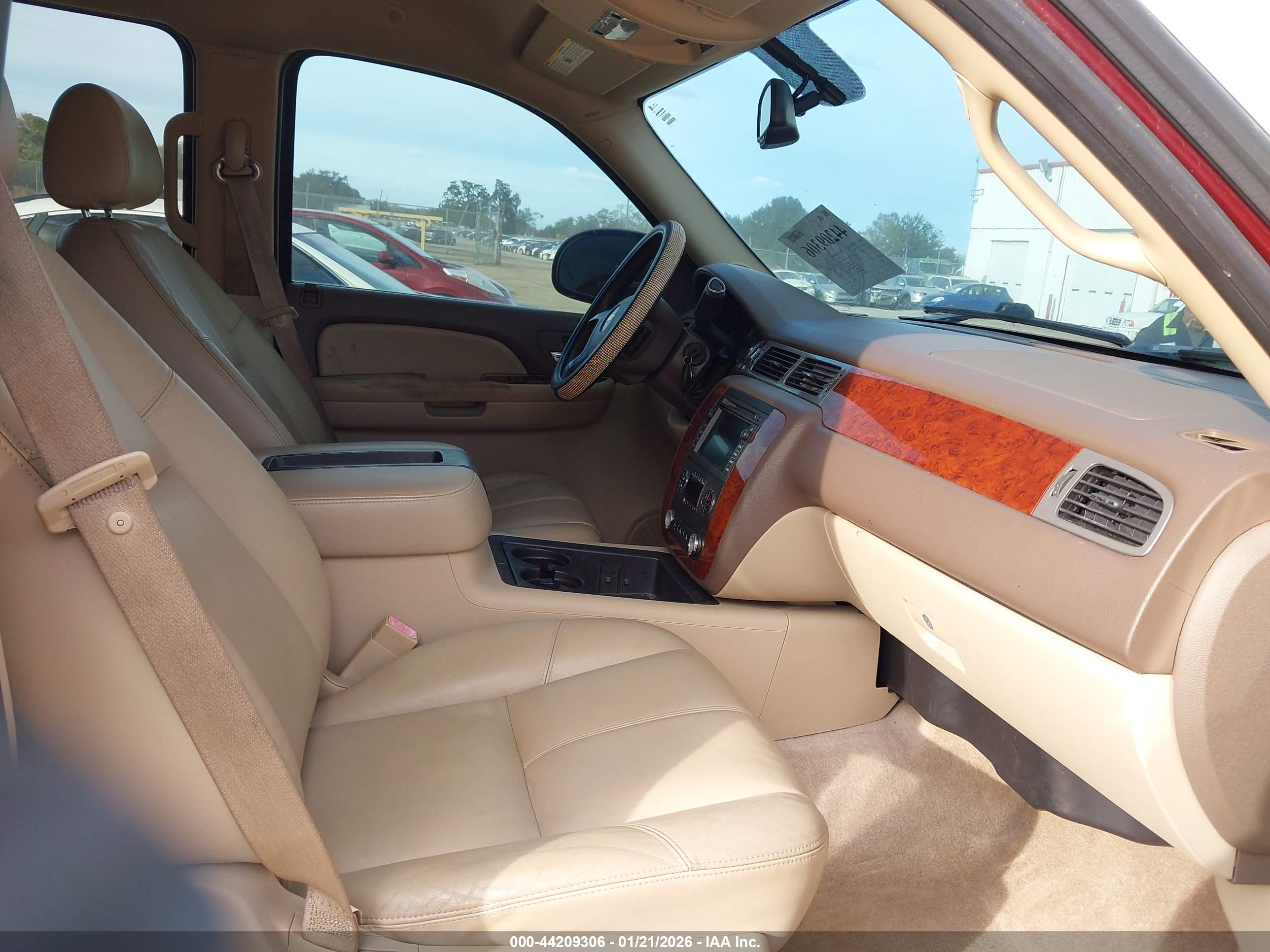 CHEVROLET TAHOE image 5