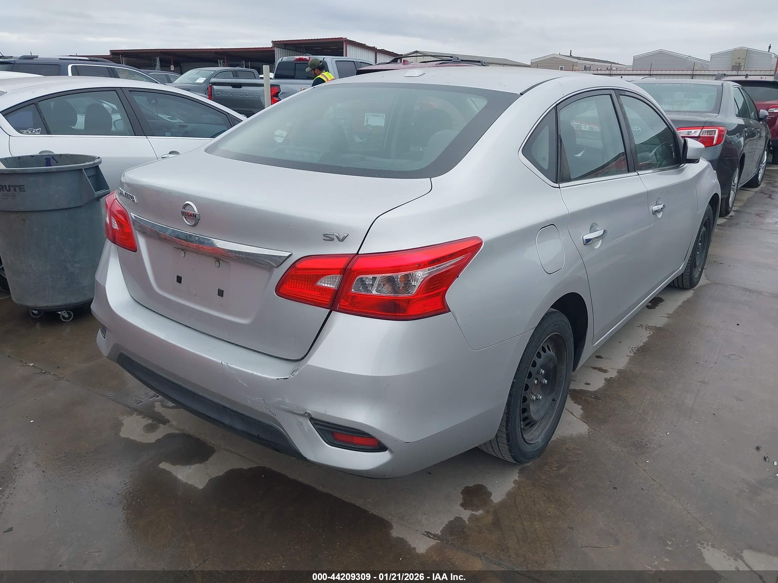 NISSAN SENTRA image 4