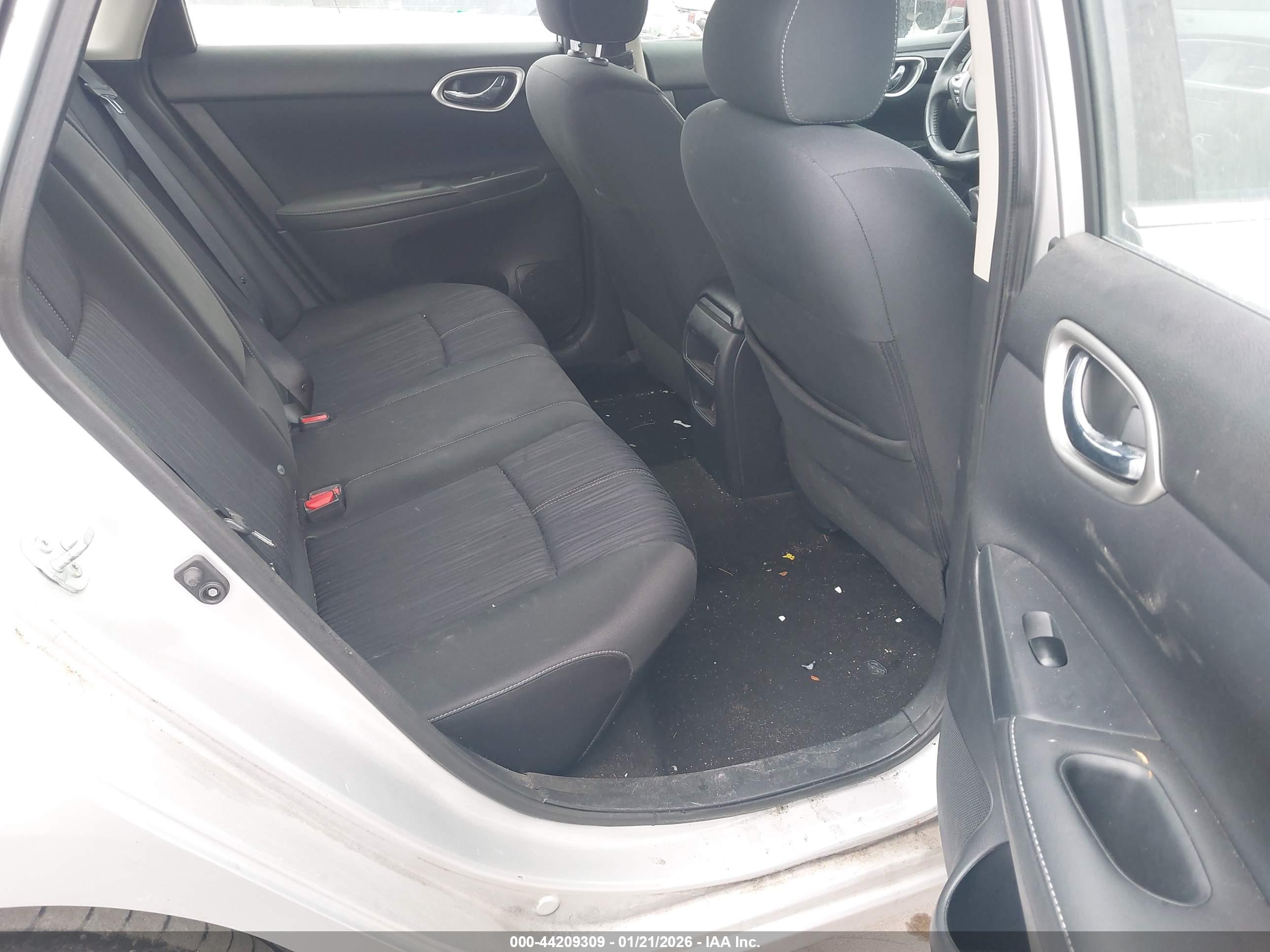 NISSAN SENTRA image 8