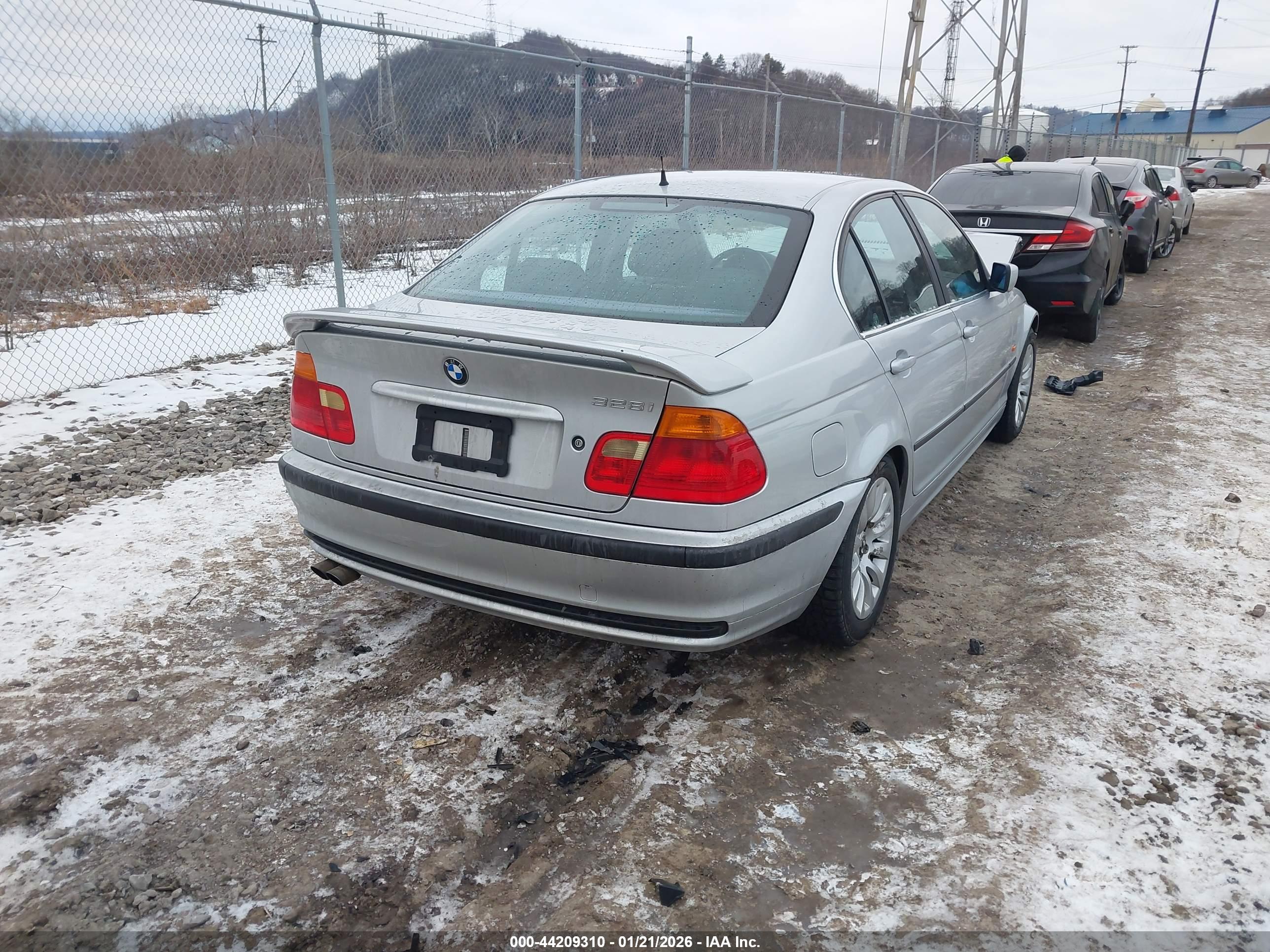BMW 3 image 4