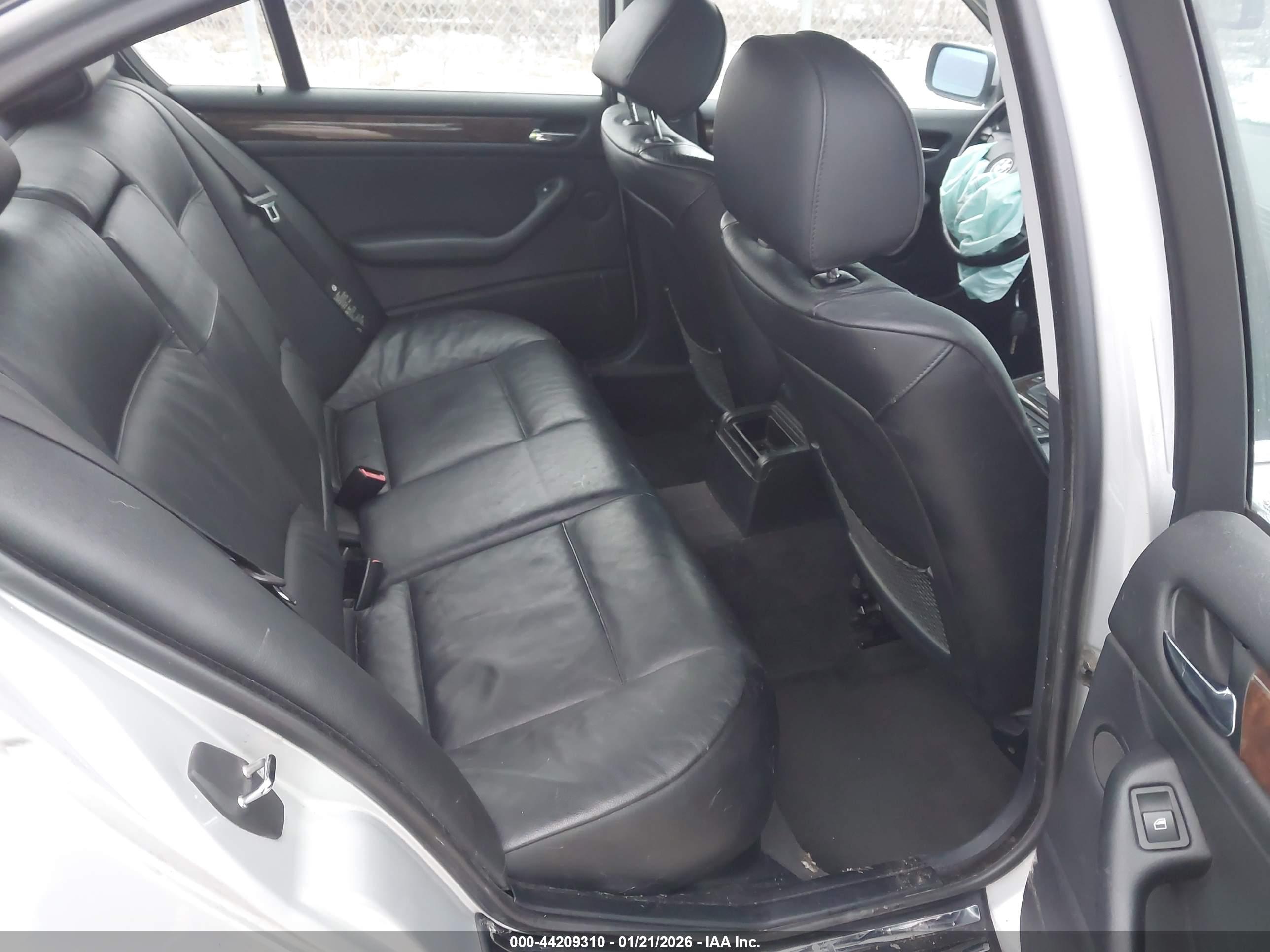 BMW 3 image 8
