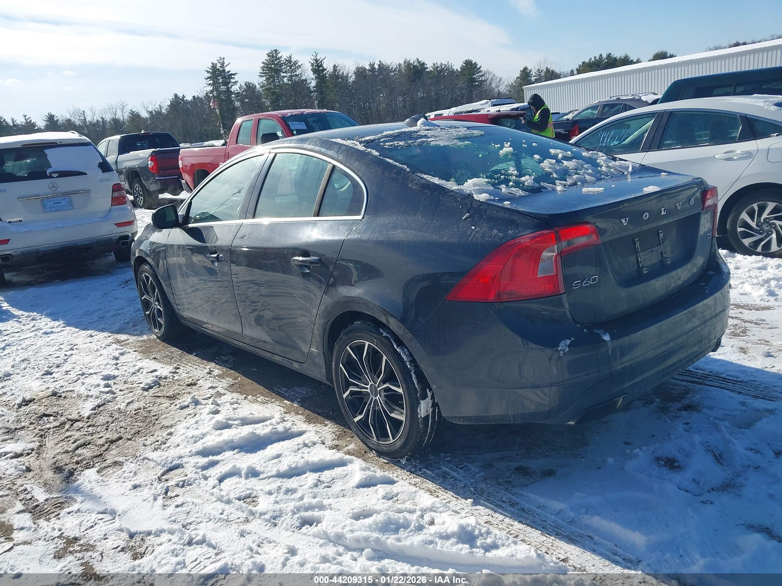 VOLVO S60 image 3
