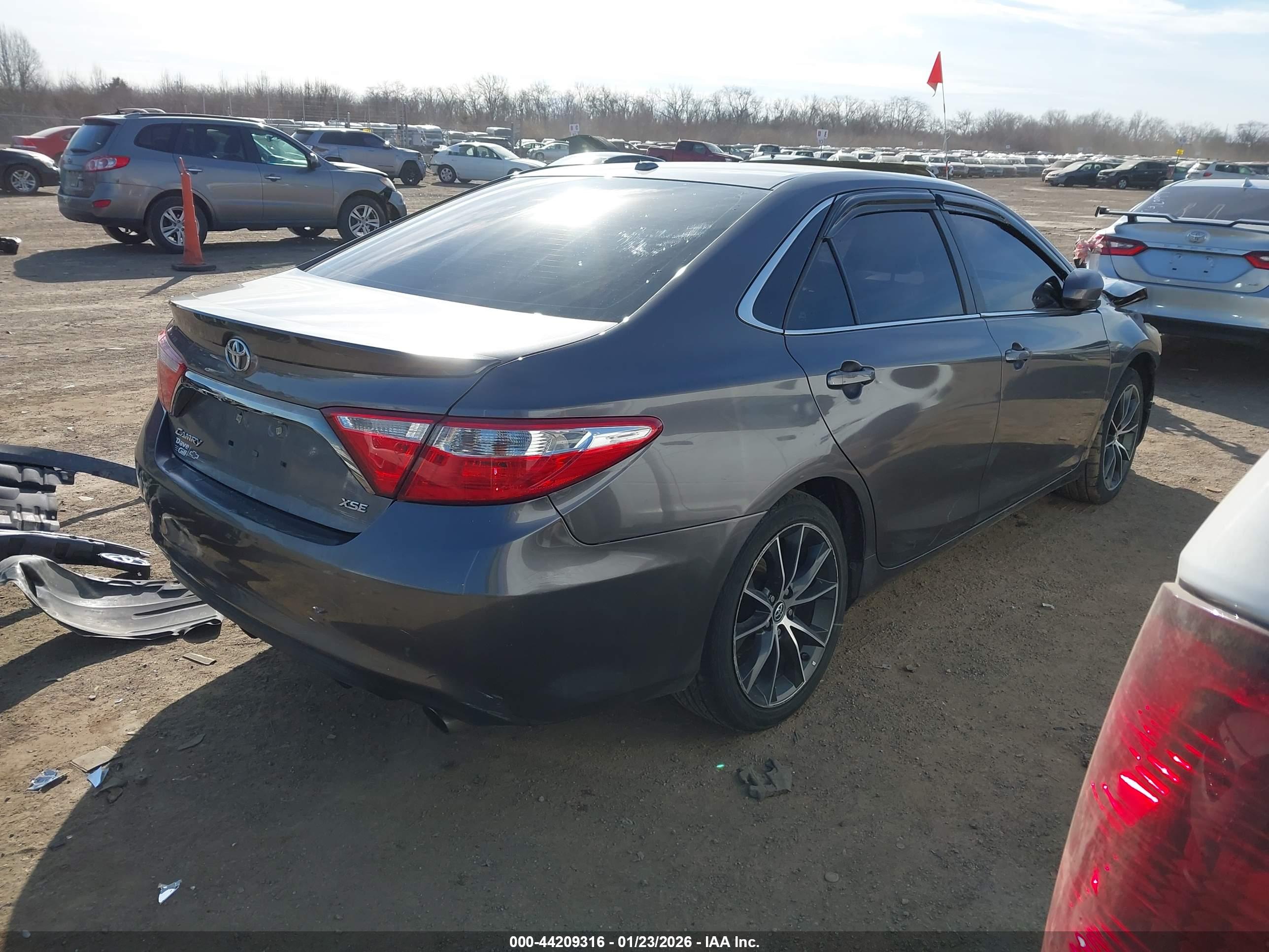 TOYOTA CAMRY image 4