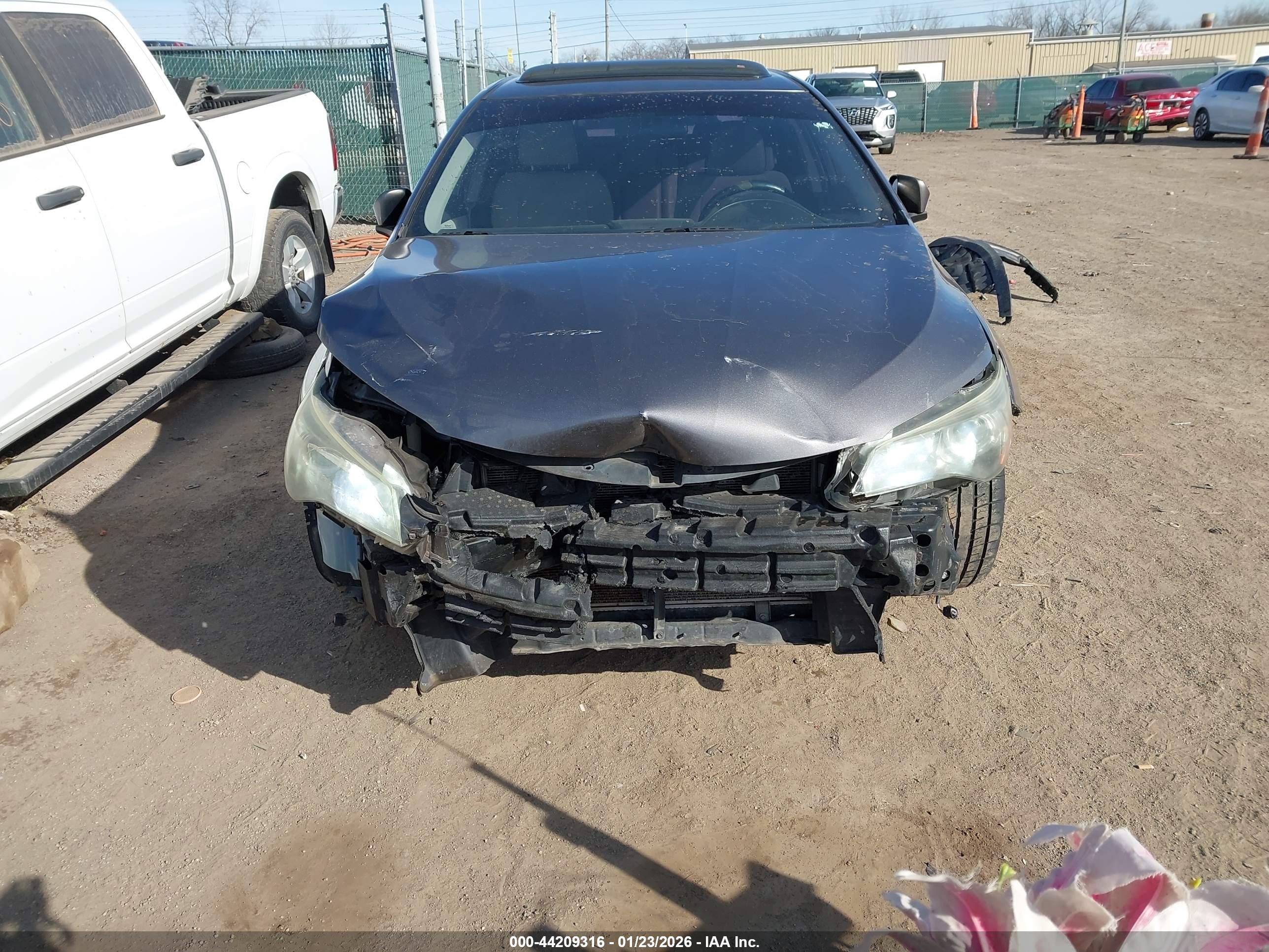 TOYOTA CAMRY image 6