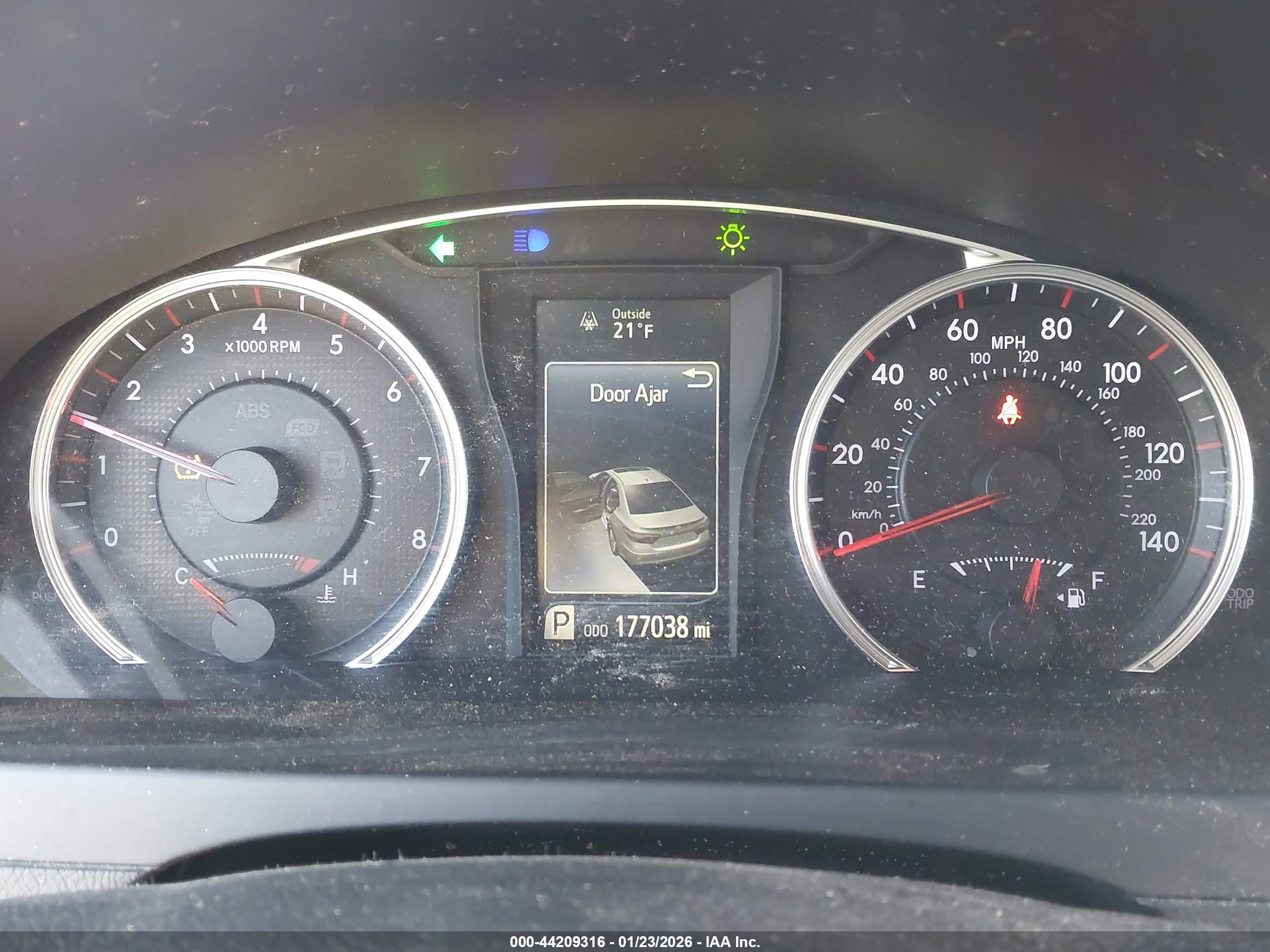 TOYOTA CAMRY image 7