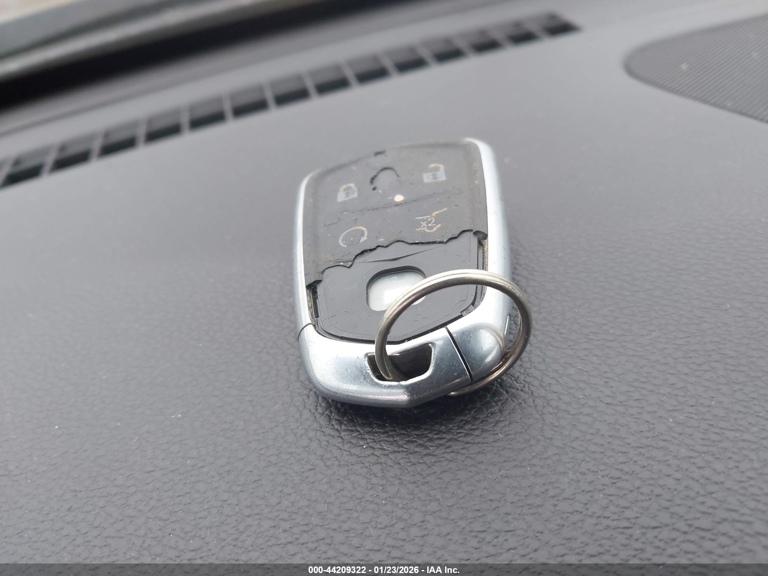 CADILLAC SRX image 11
