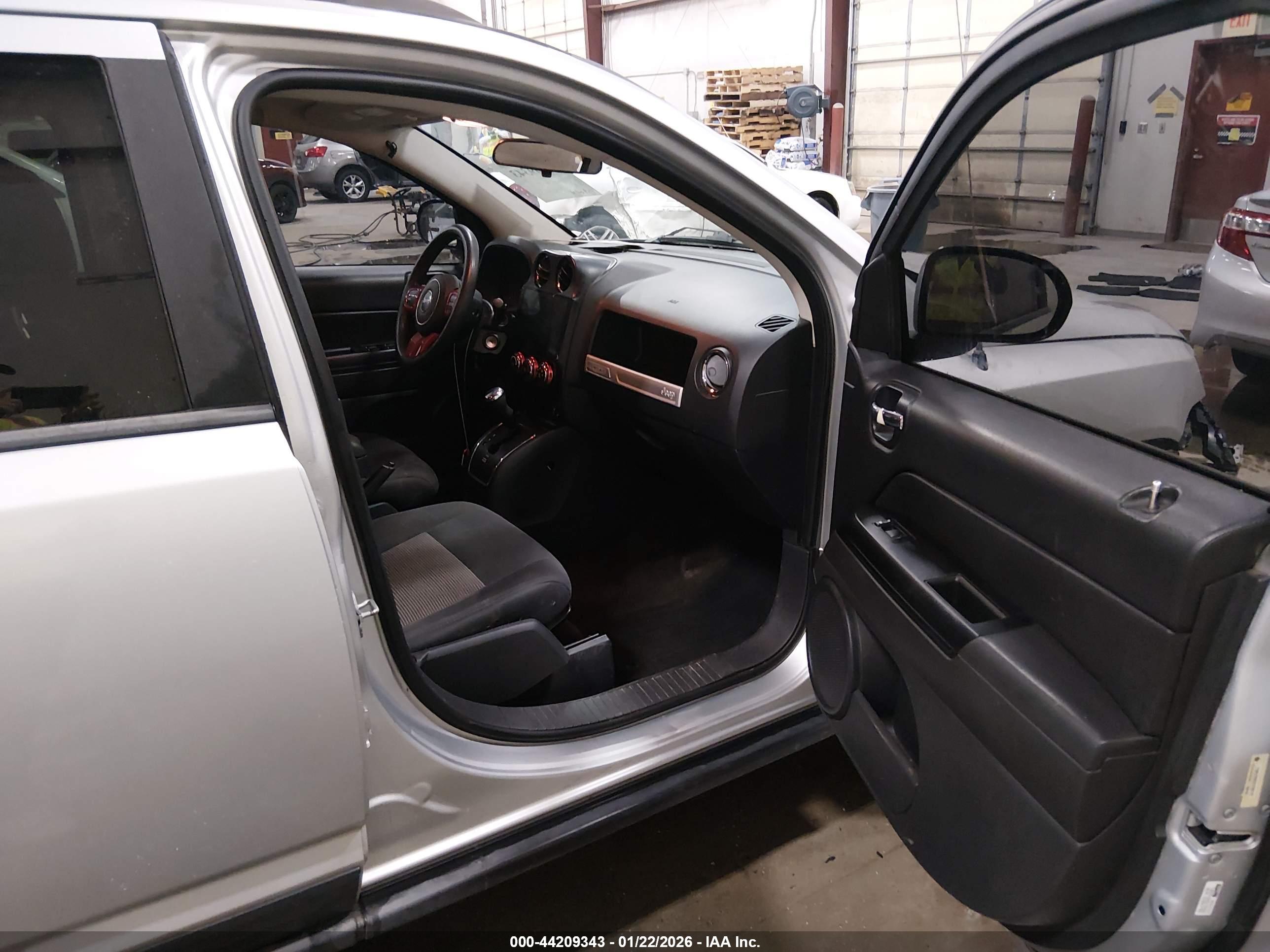 JEEP COMPASS image 5