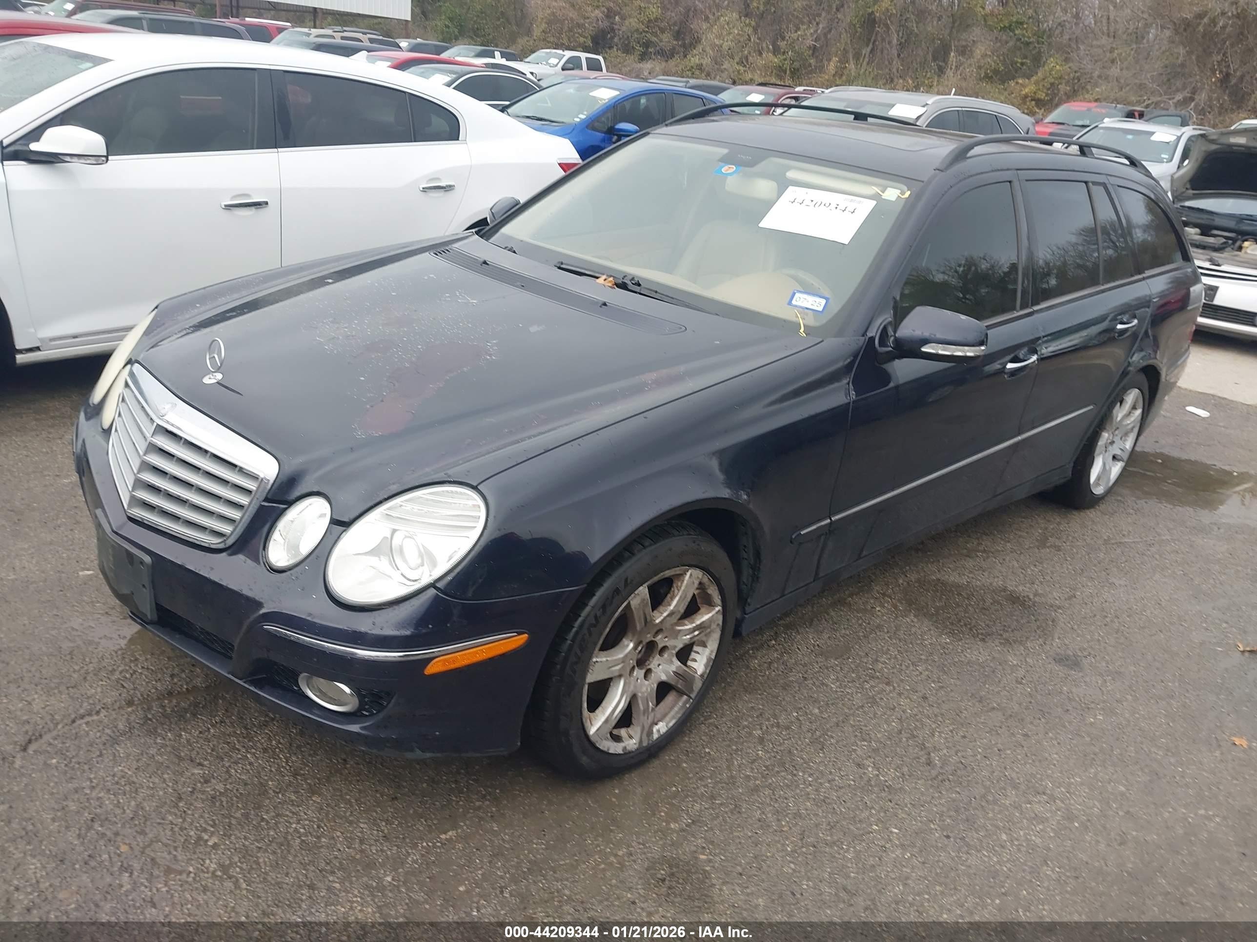 MERCEDES-BENZ E image 2