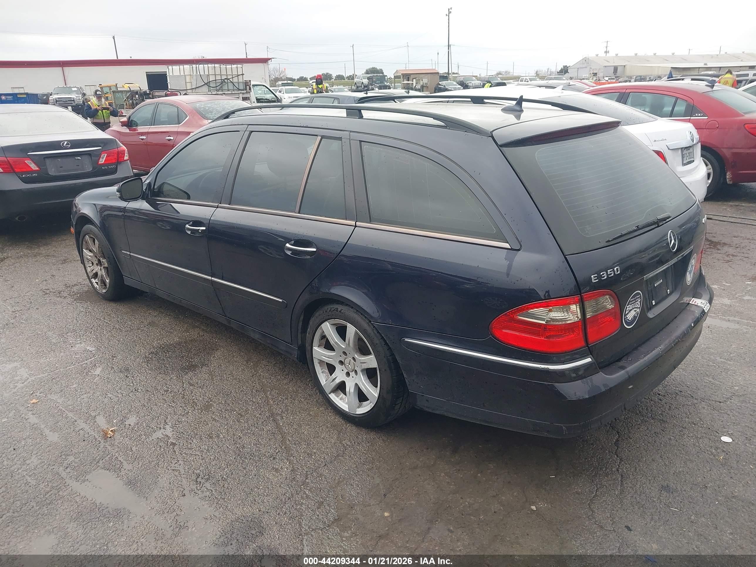 MERCEDES-BENZ E image 3