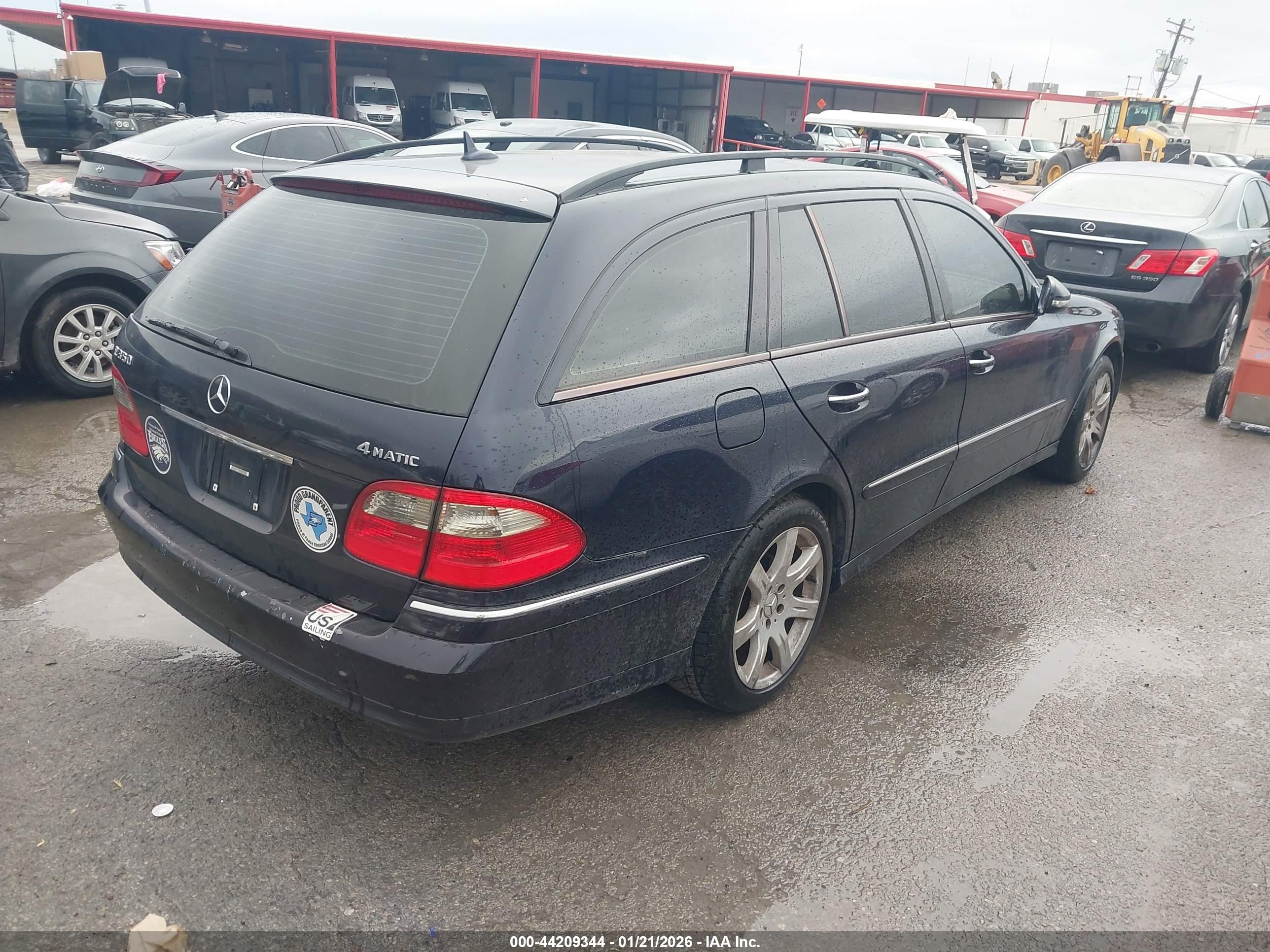 MERCEDES-BENZ E image 4