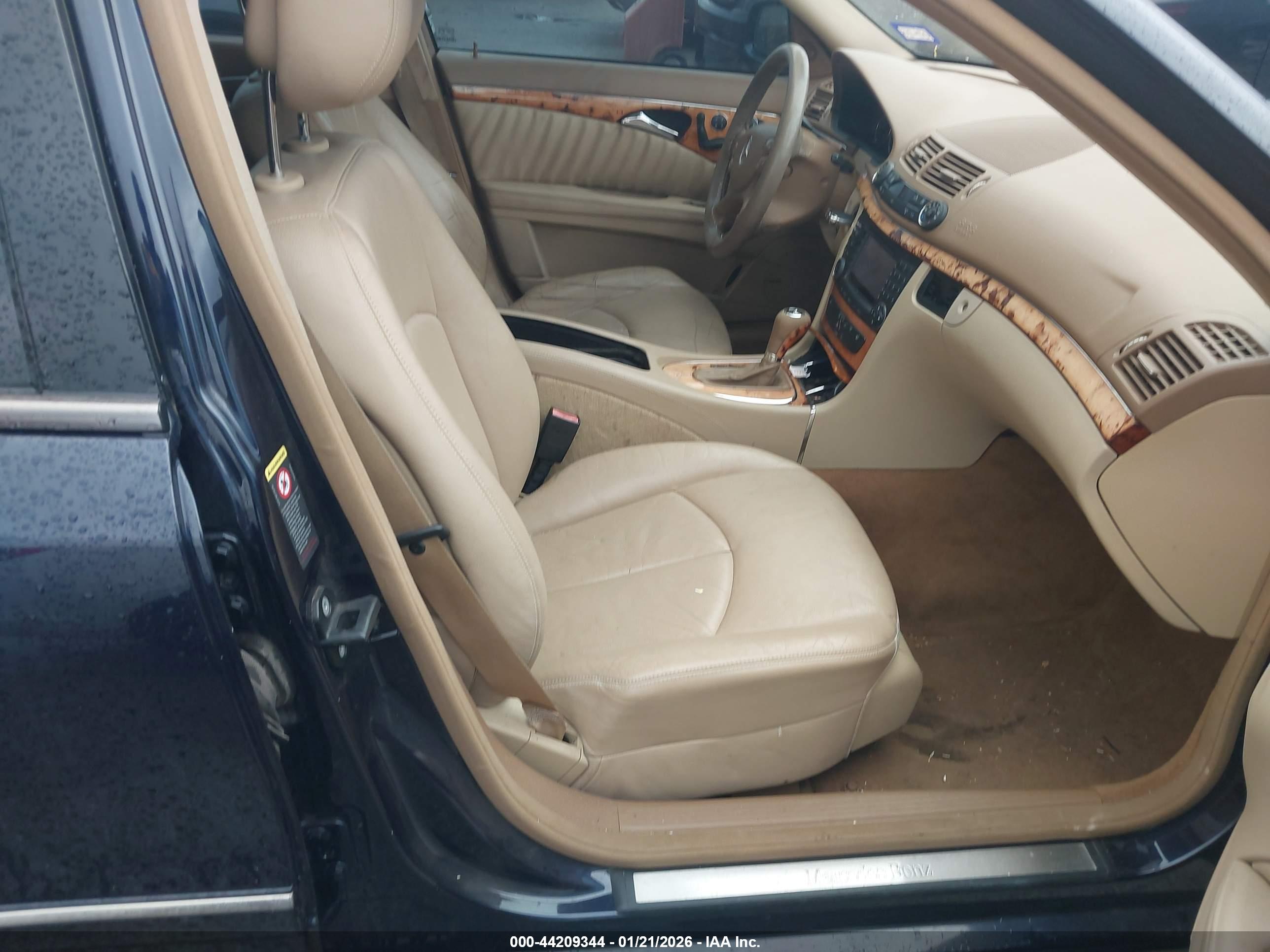 MERCEDES-BENZ E image 5