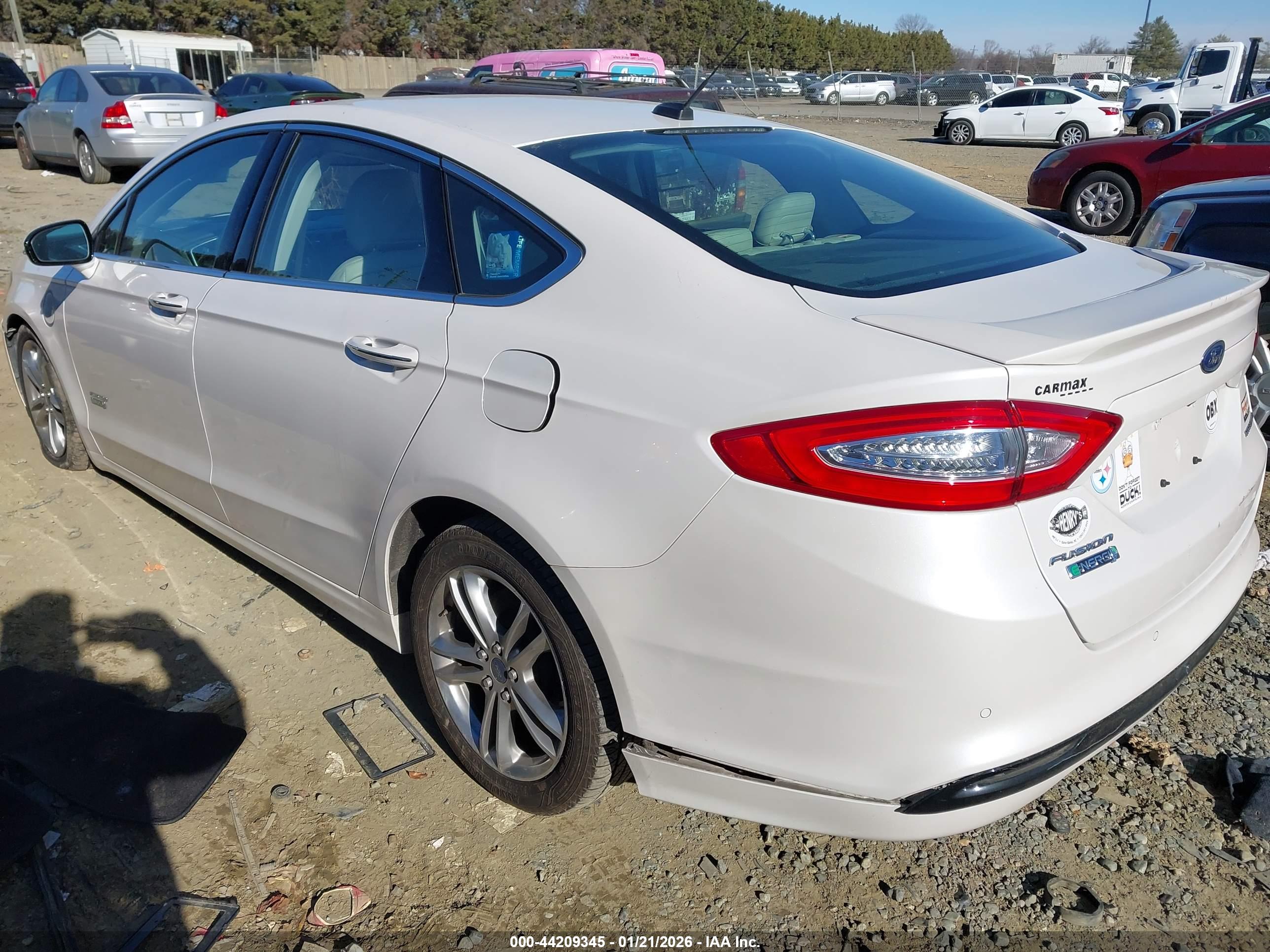 FORD FUSION image 3