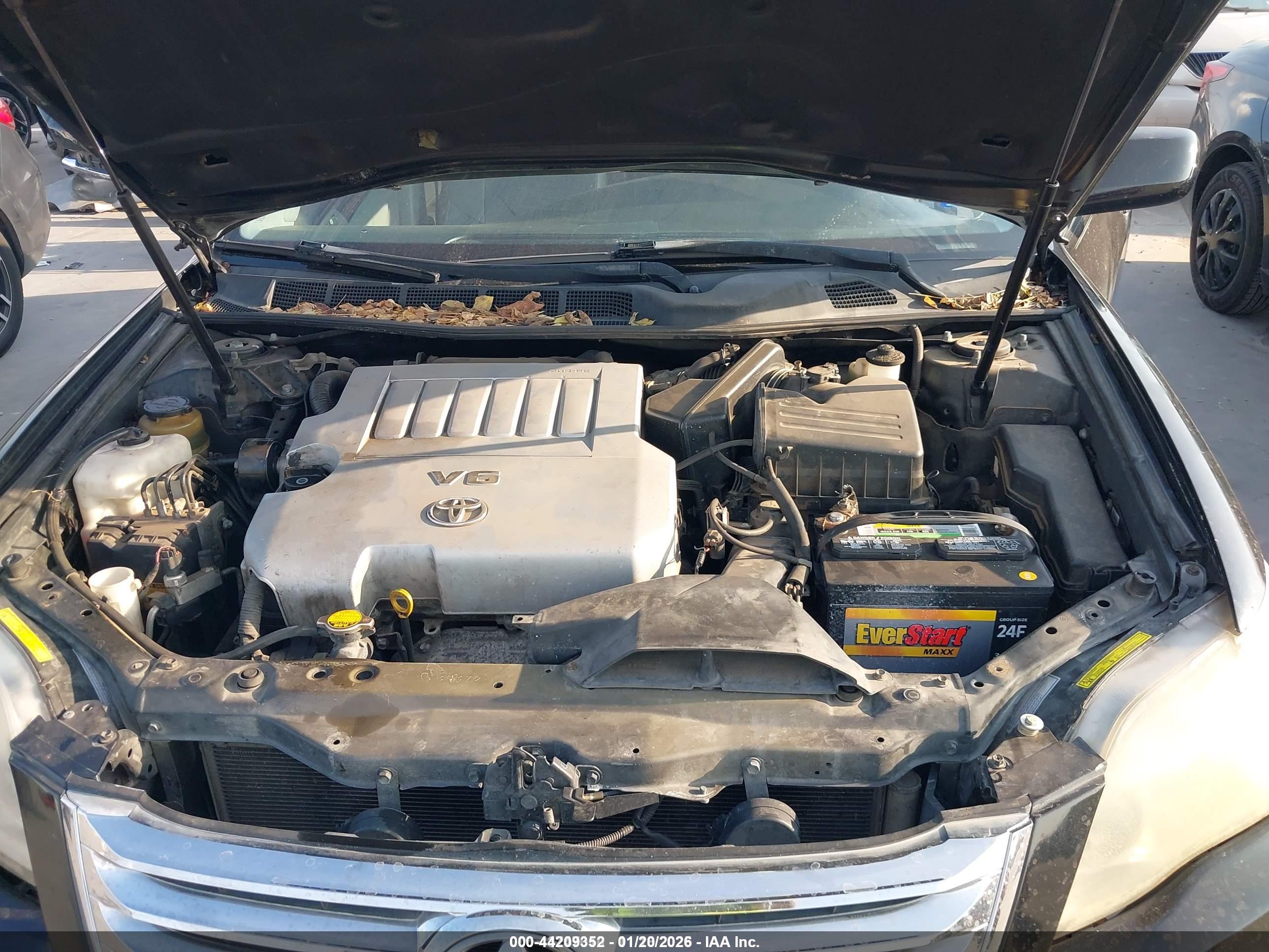 TOYOTA AVALON image 10