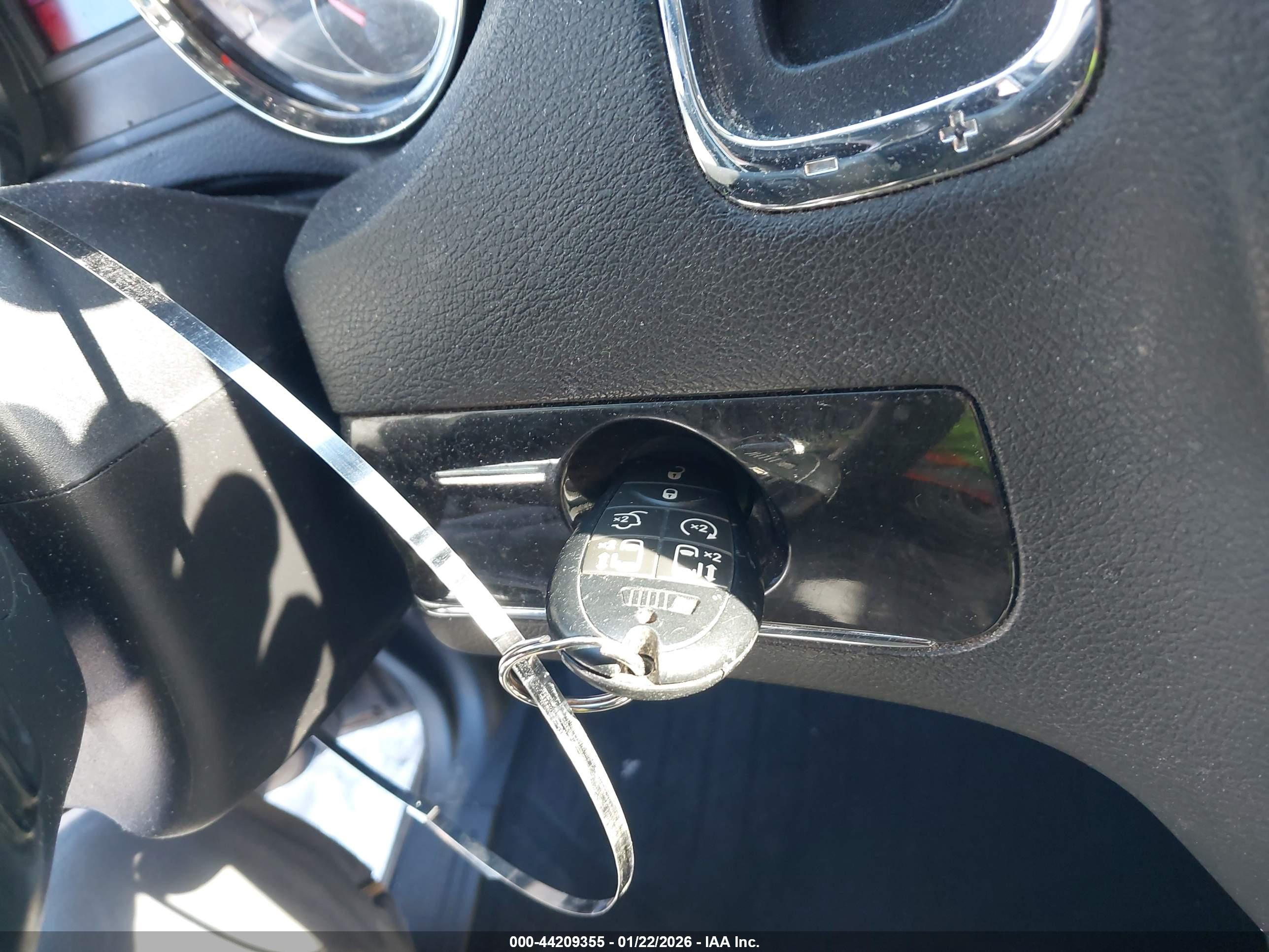 CHRYSLER TOWN image 11