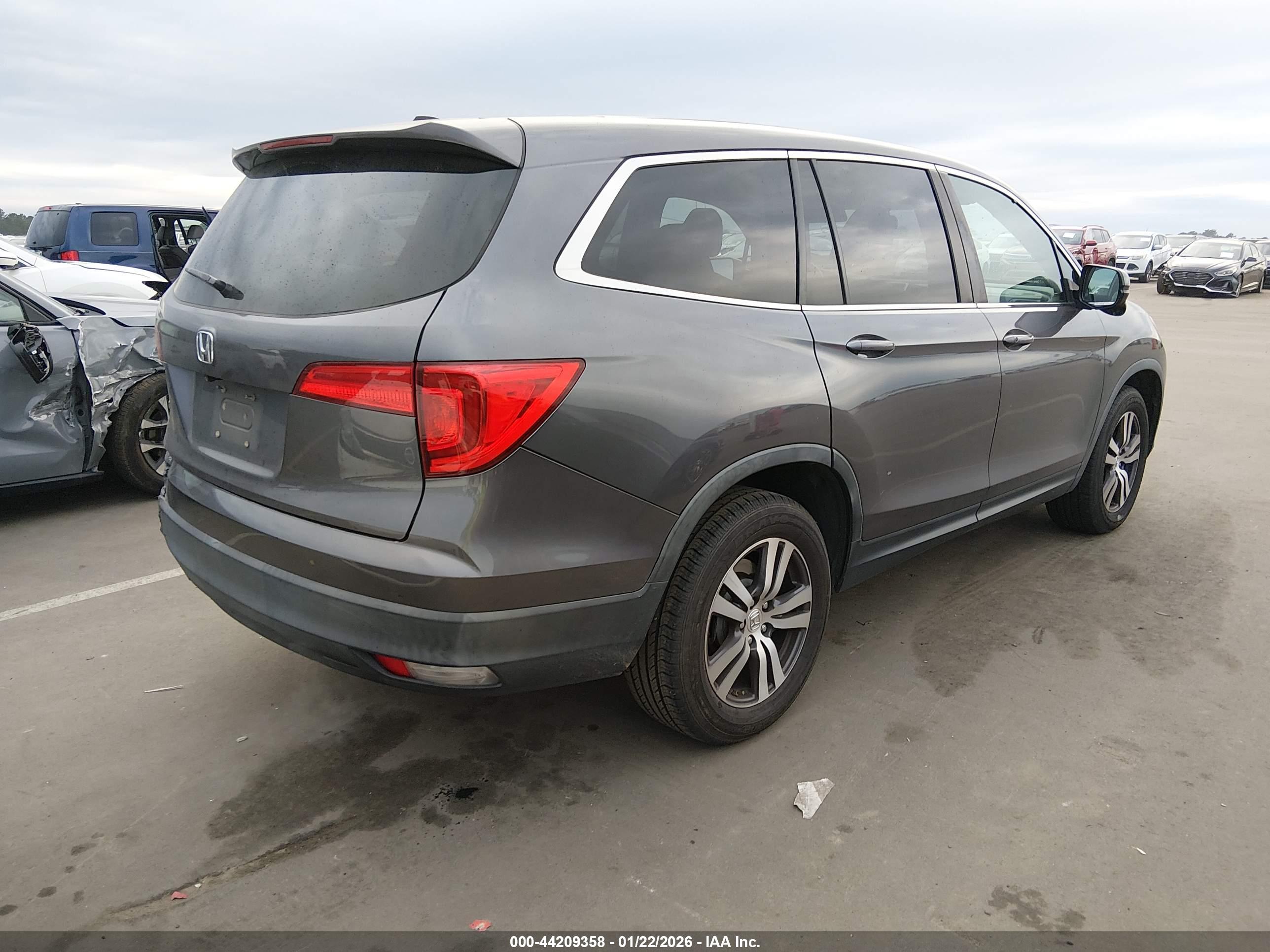 HONDA PILOT image 4