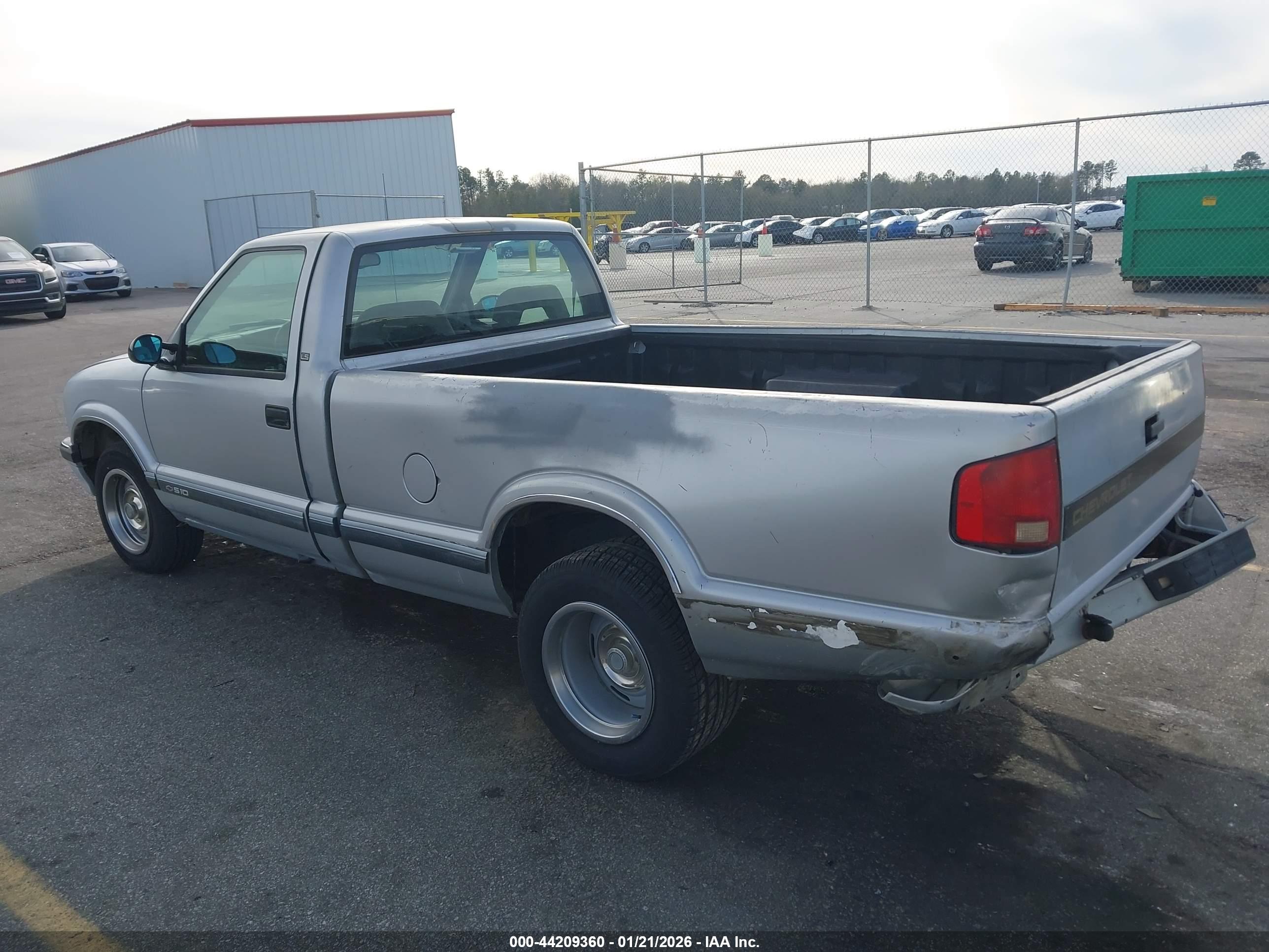CHEVROLET S image 3