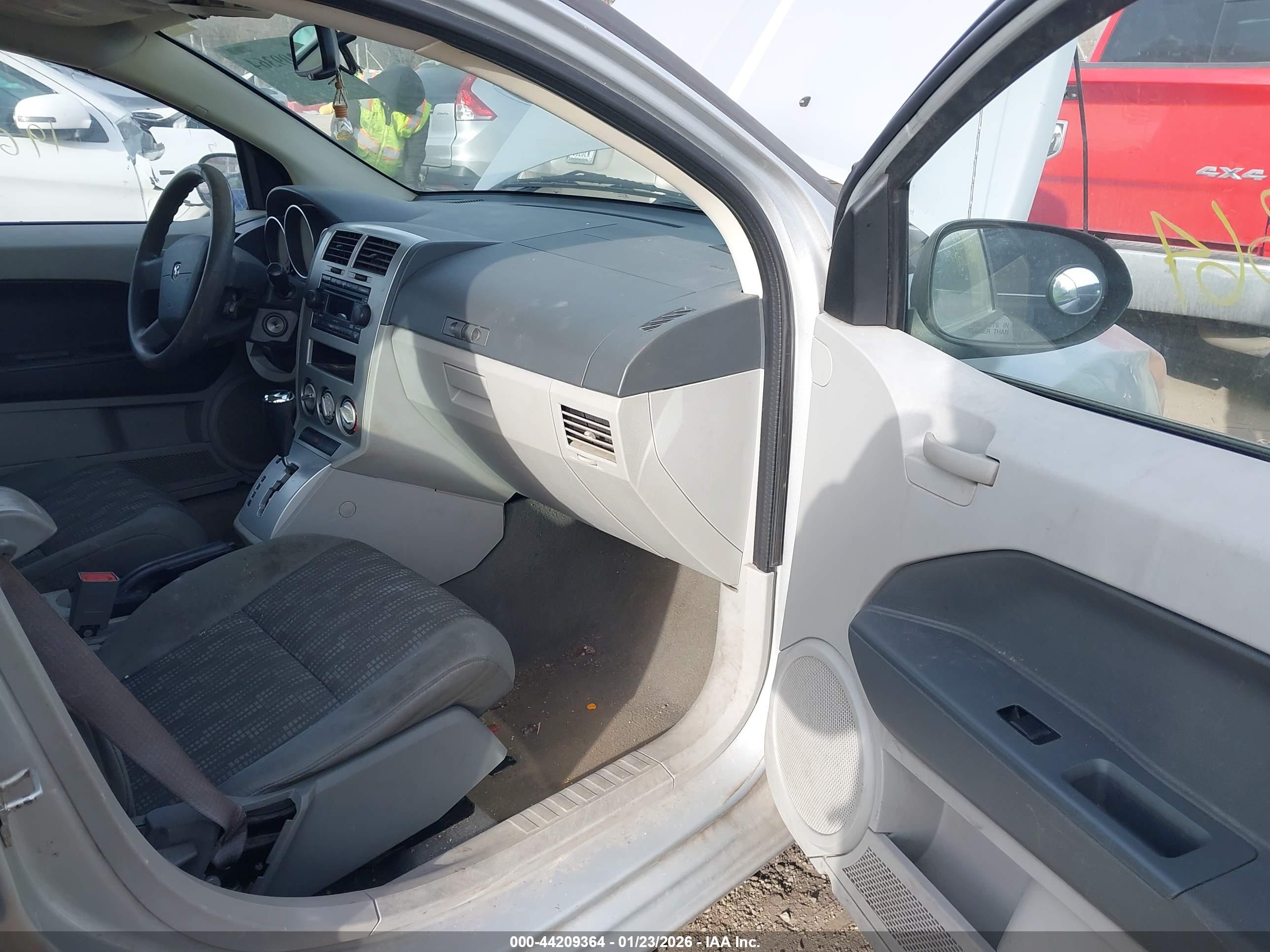 DODGE CALIBER image 5