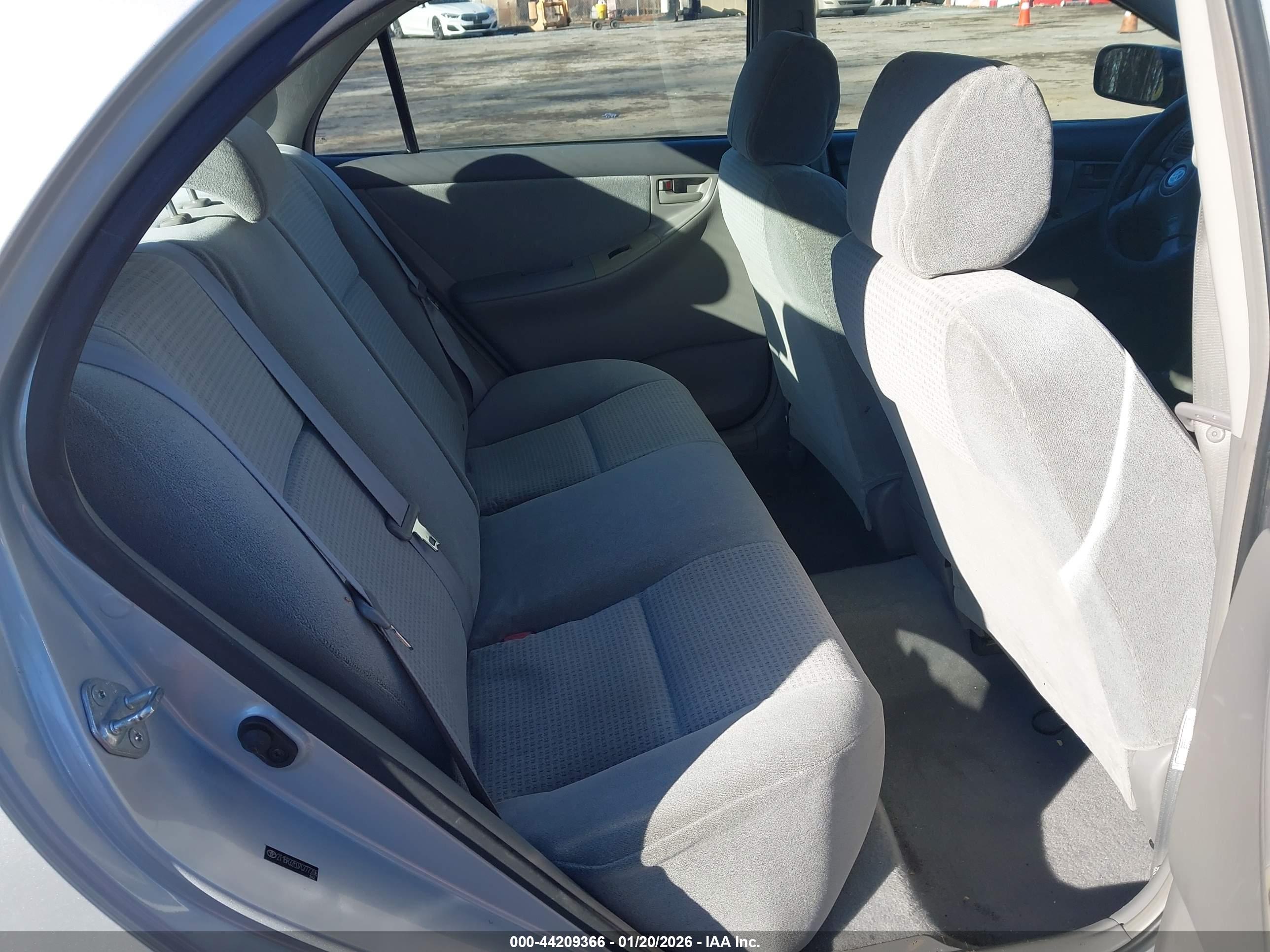 TOYOTA COROLLA image 8