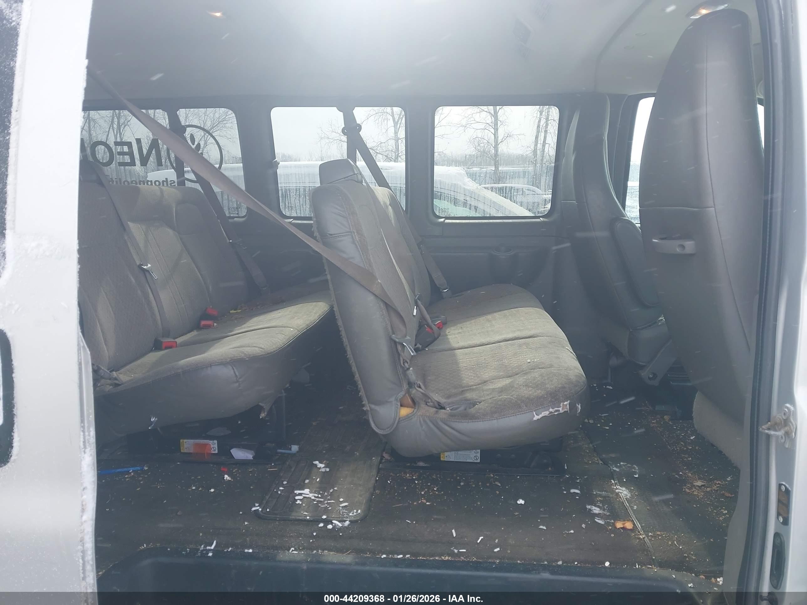GMC SAVANA image 8