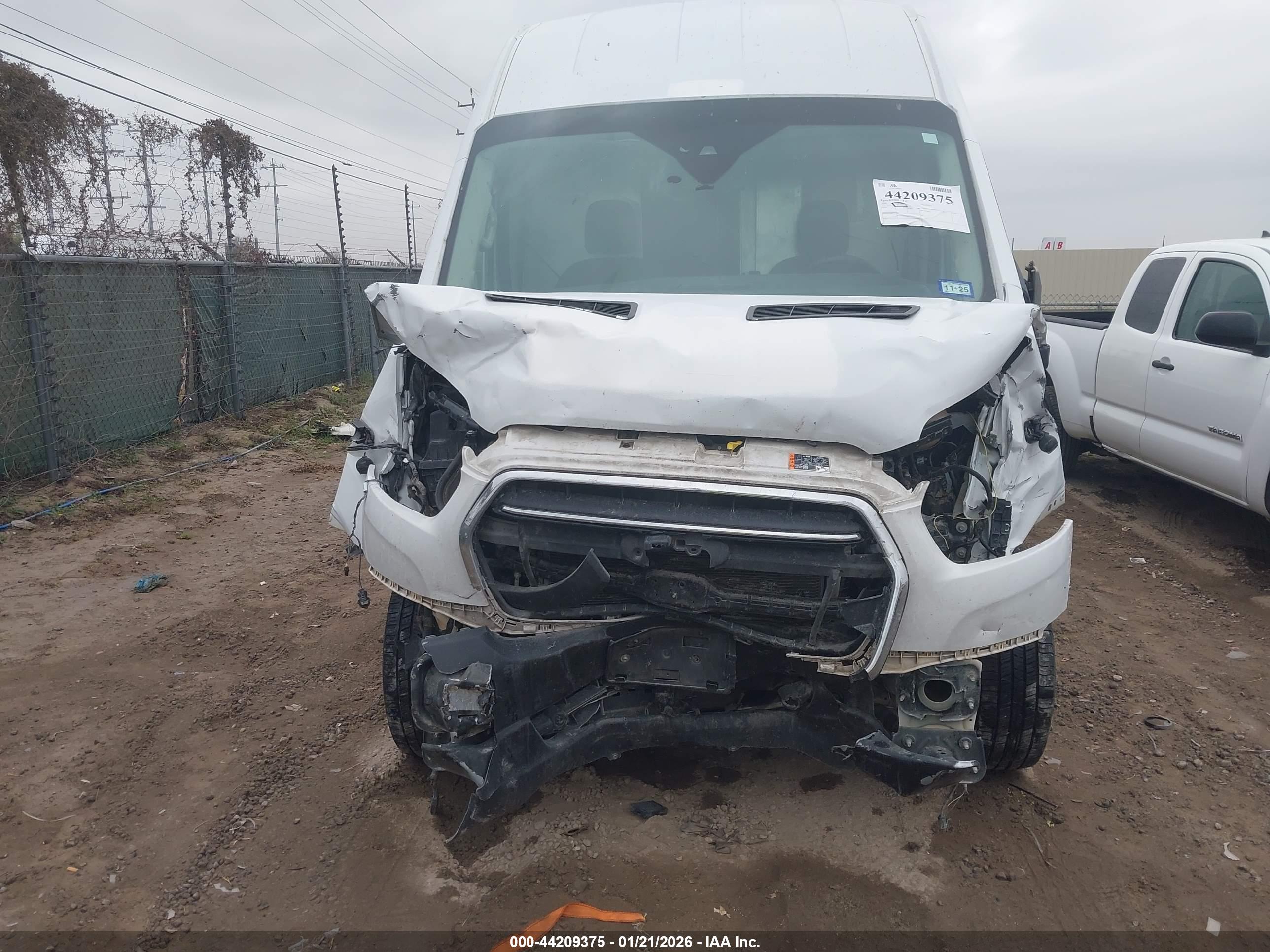 FORD TRANSIT-250 image 6