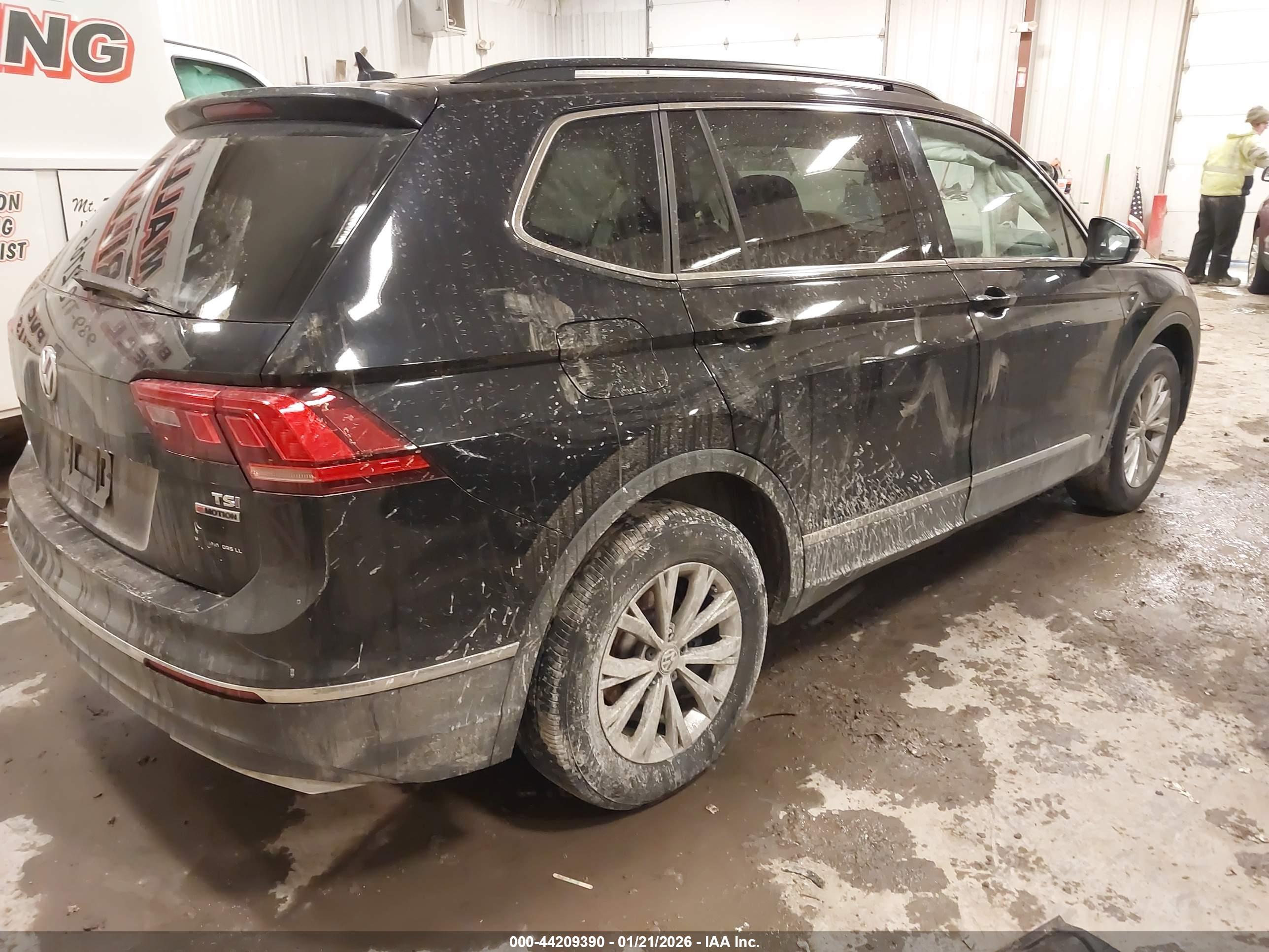 VOLKSWAGEN TIGUAN image 4
