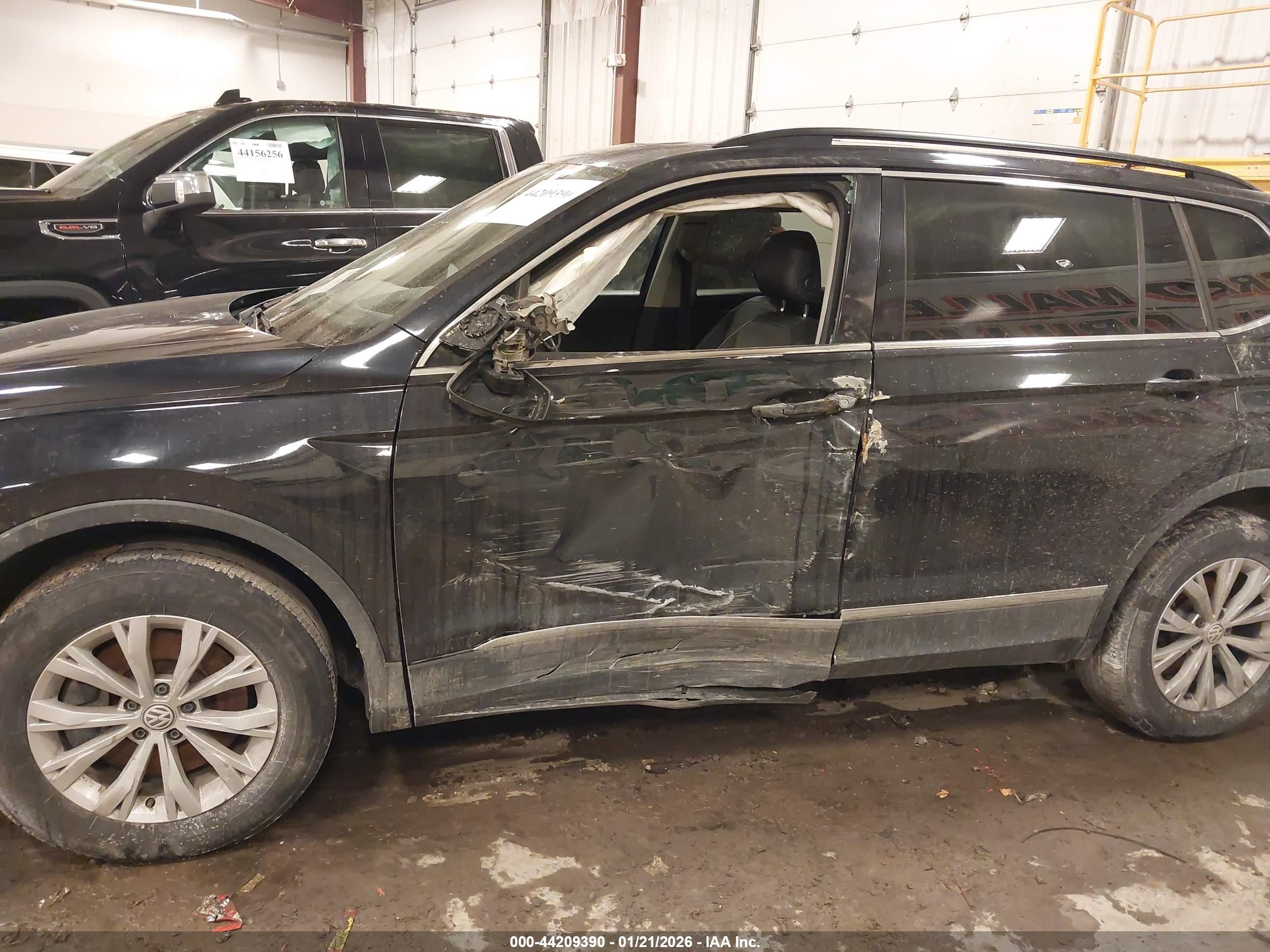 VOLKSWAGEN TIGUAN image 6