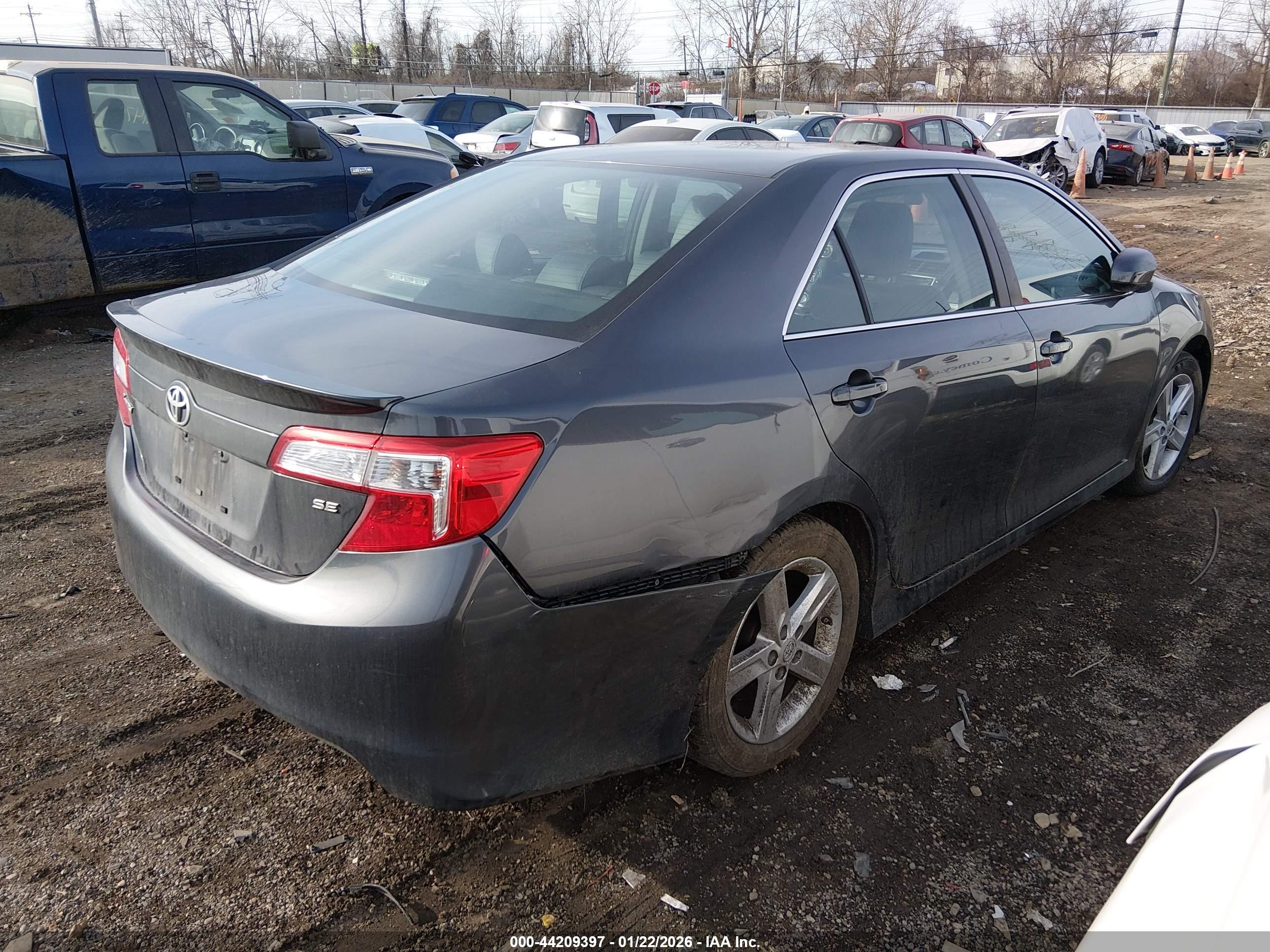 TOYOTA CAMRY image 4