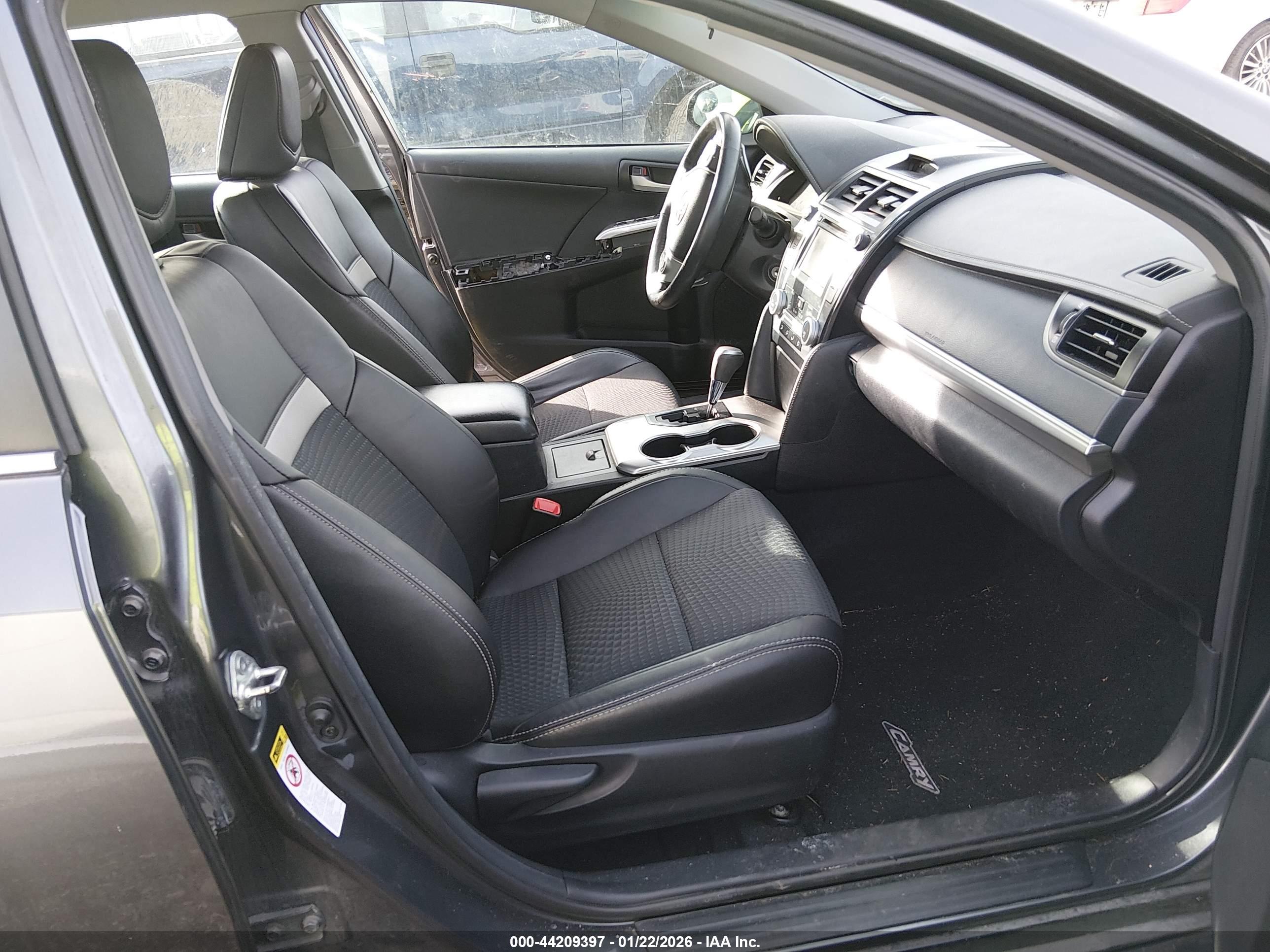 TOYOTA CAMRY image 5
